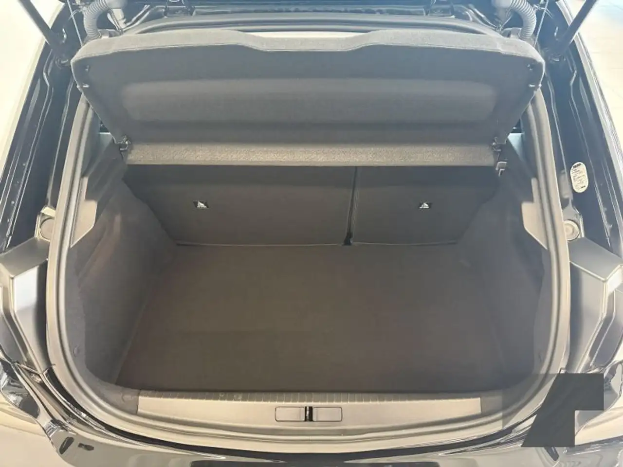 Peugeot 208 Style, миниатюра 27