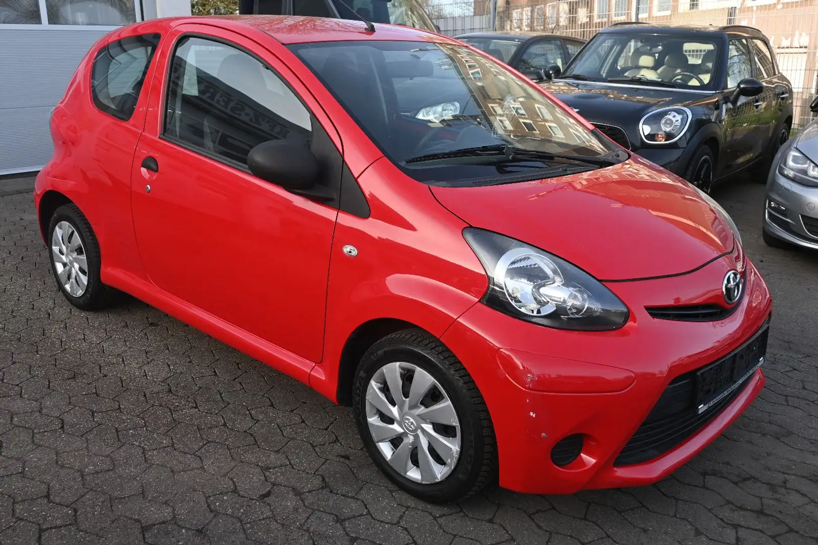 Toyota Aygo AYGO Basis*Allwetter*2.Hand*gepflegt Roşu - 2