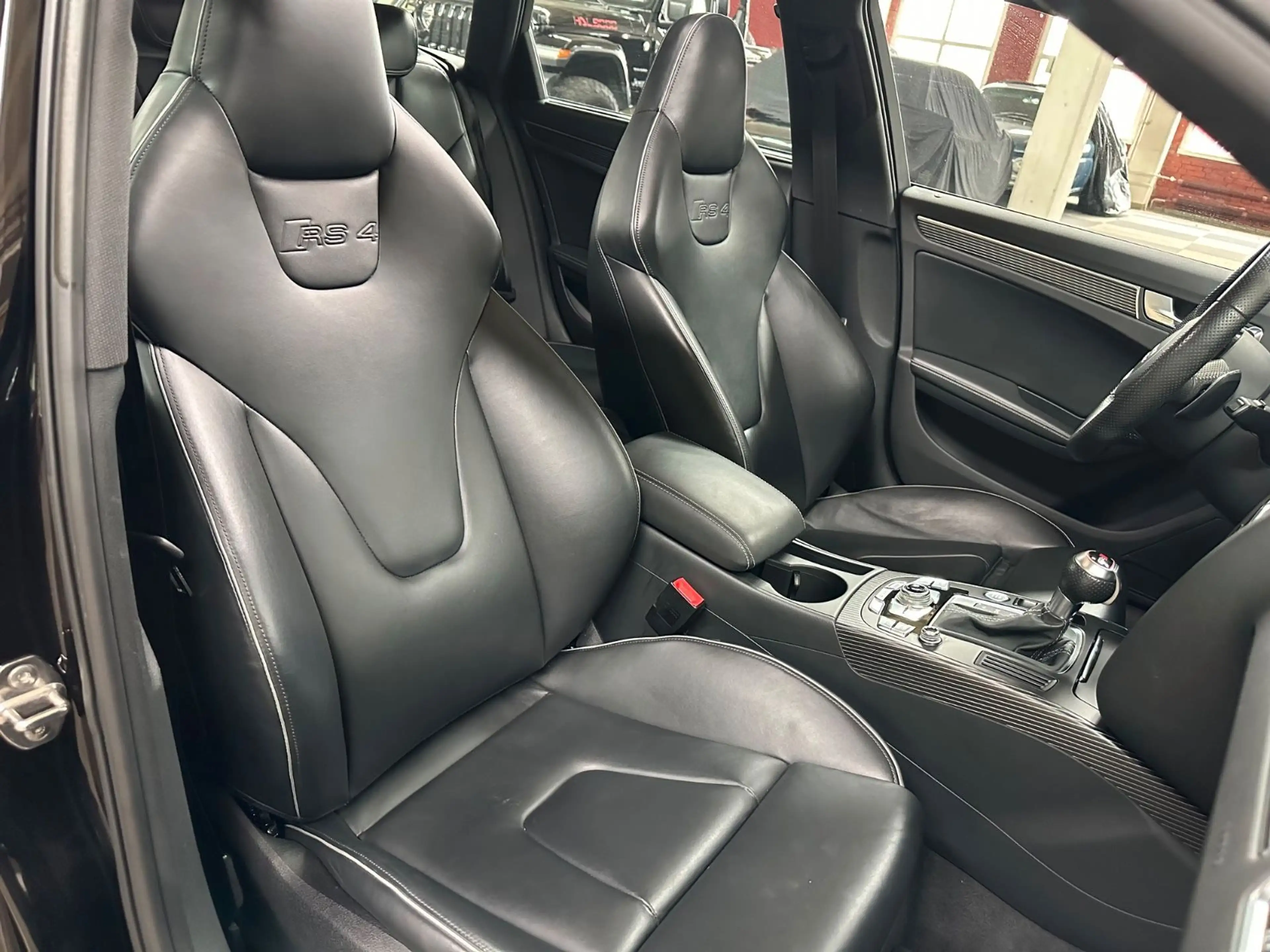 Audi RS4 B8 Avant 4.2 FSI SERVICE/BREMSEN/REIFEN neu! — photo 22