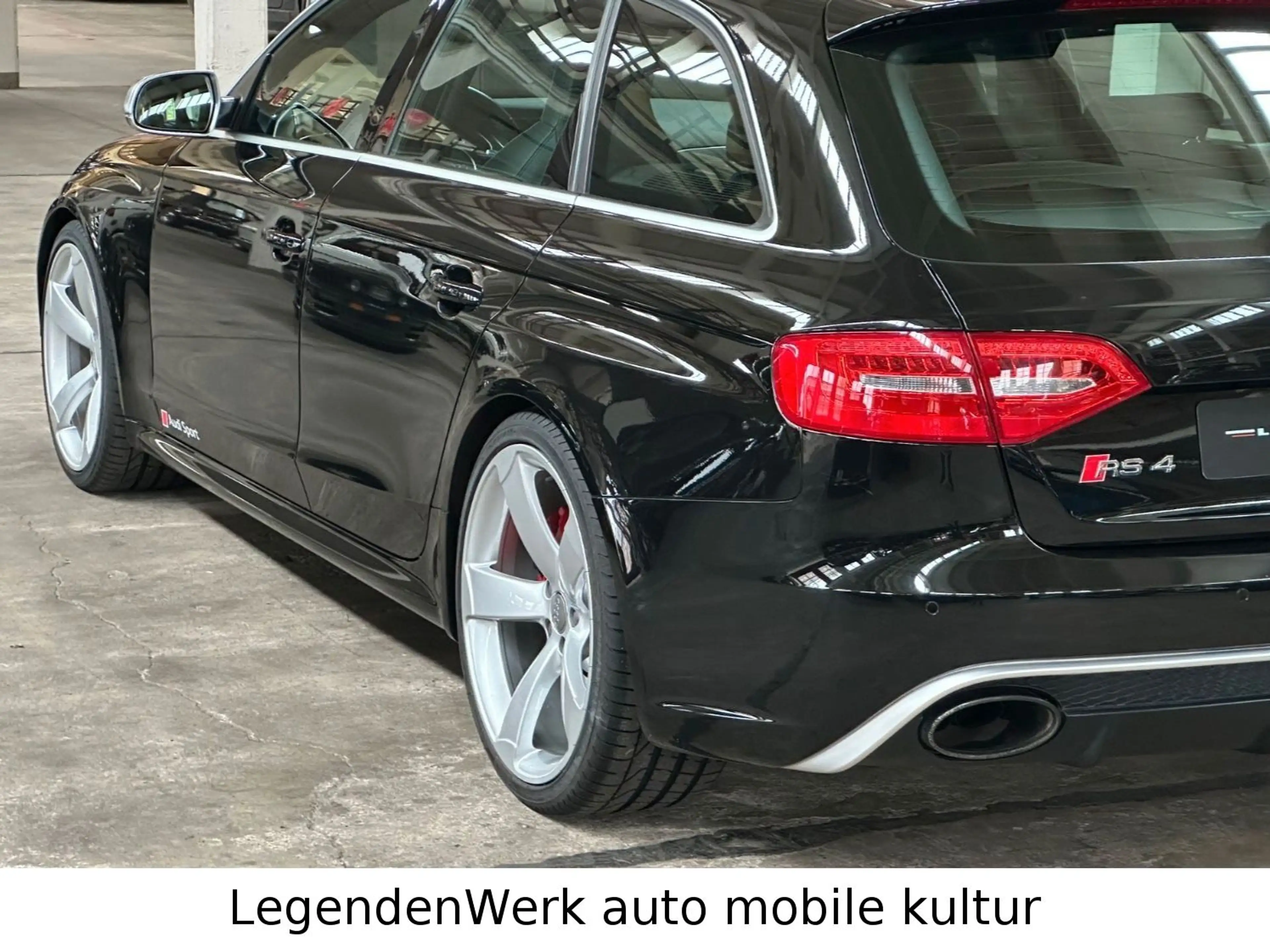Audi RS4 B8 Avant 4.2 FSI SERVICE/BREMSEN/REIFEN neu! — photo 8