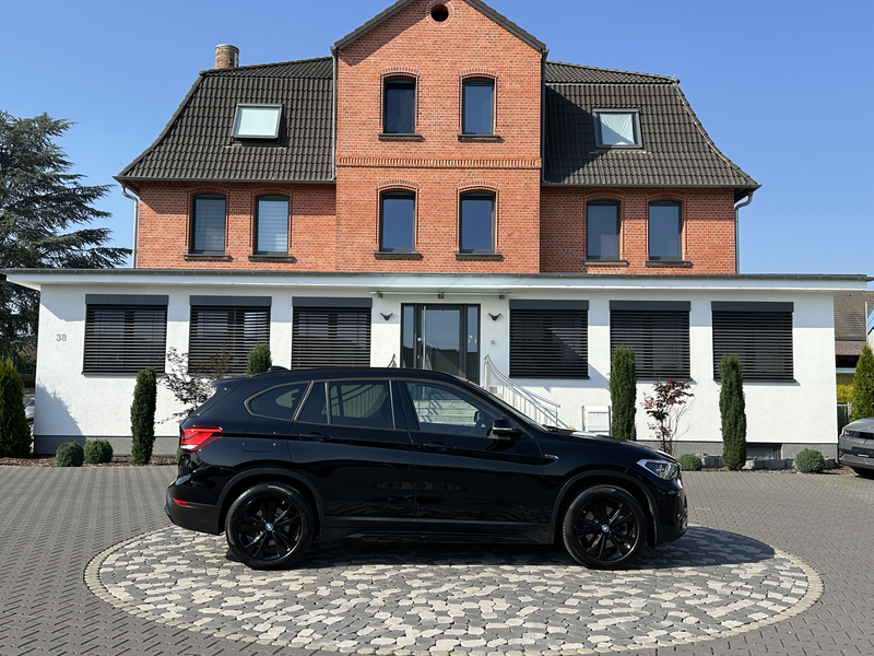 BMW X1 xDrive25 Plug-In Sport Line LED ACC NAV+ HIFI
