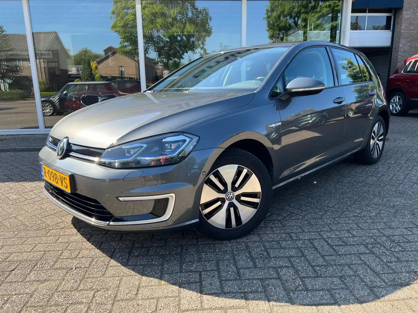 Volkswagen e-Golf E-Golf Grijs - 2