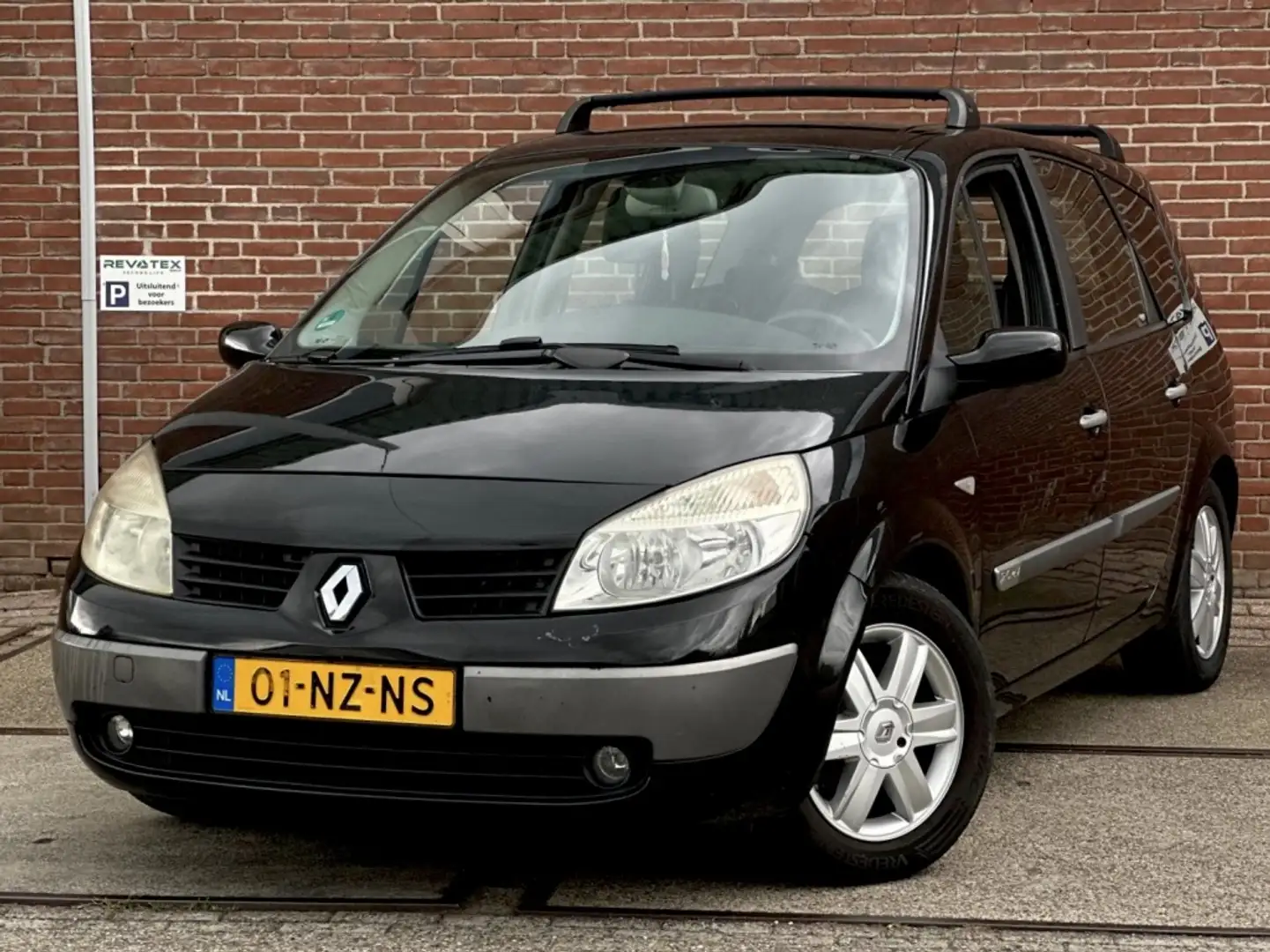 Renault Grand Scenic 2.0-16V Expr.Luxe Zwart - 1
