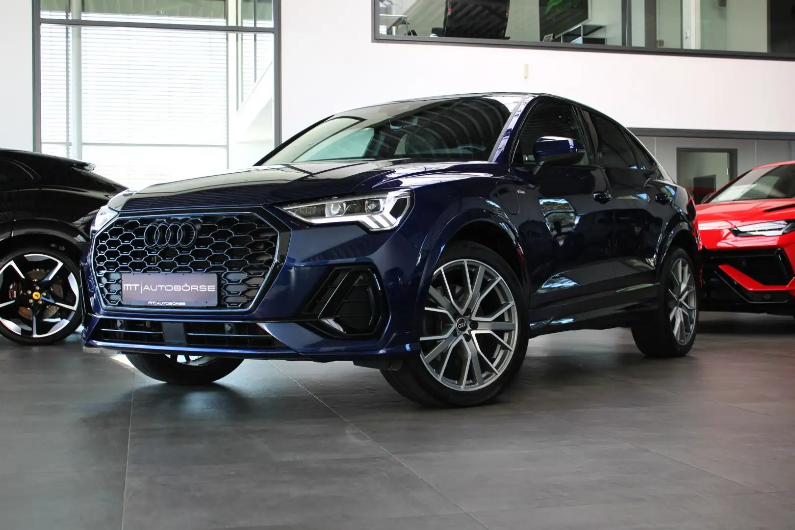 Audi Q3 Sportback 45 TFSIe Black S line Sport/Led/20" Azul - 2