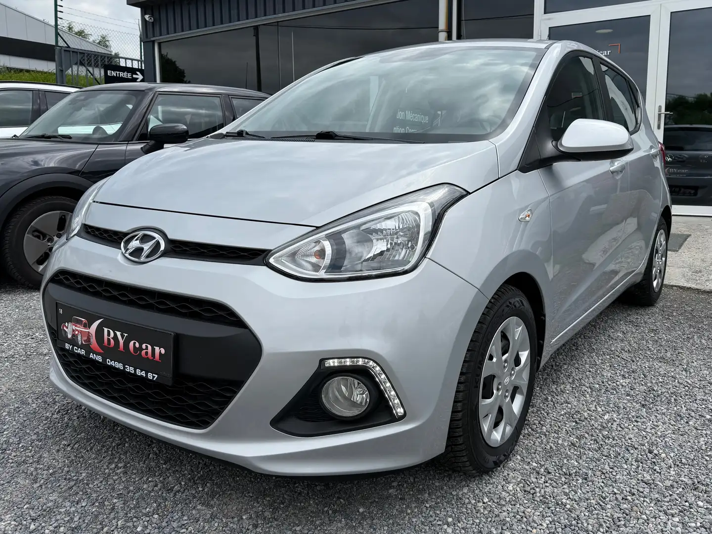 Hyundai i10 1.0i *GARANTIE 2 ANS* SIEGES ET VOLANT CHAUFFANTS Grijs - 1