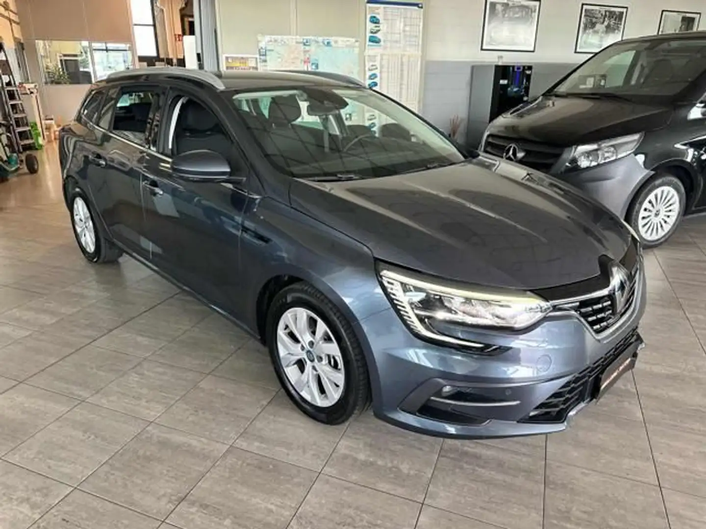 Renault Megane Mégane Sporter Plug-in Hybrid E-TECH 160 CV Busine Grigio - 2