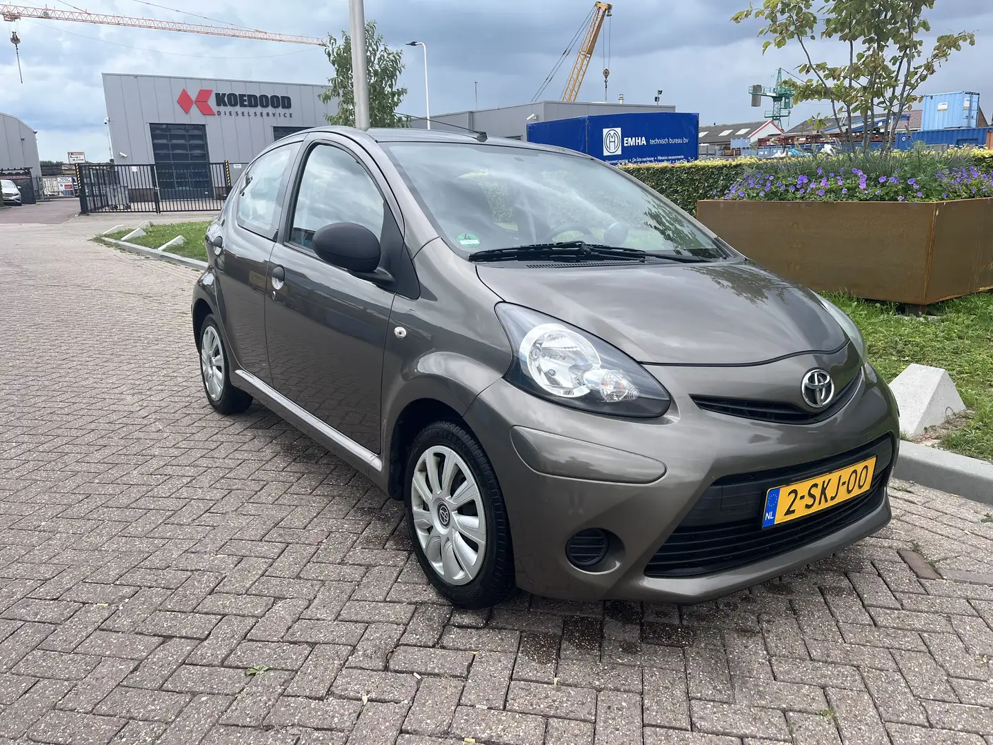 Toyota Aygo 1.0 VVT-i Now Maro - 1