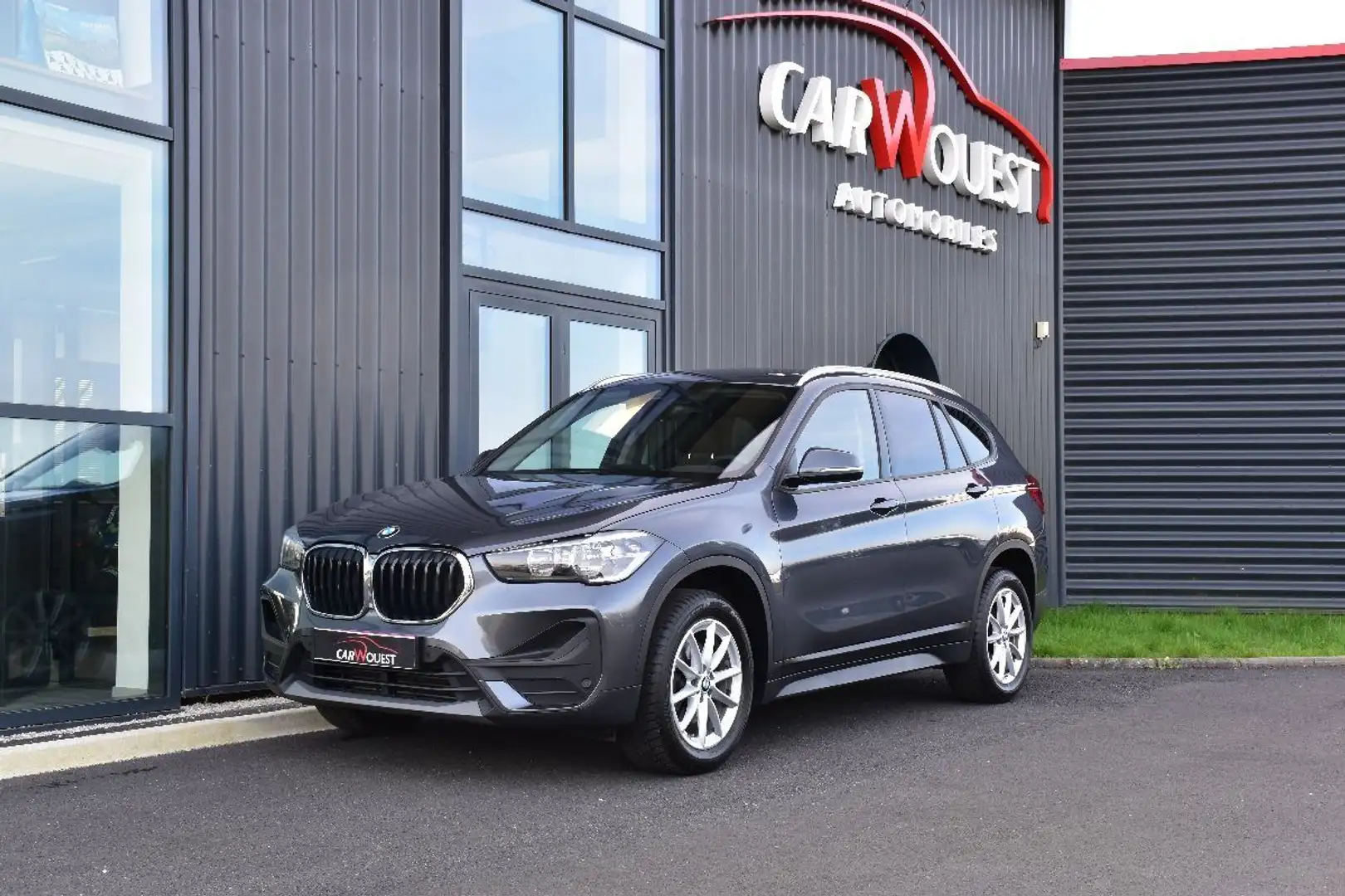 BMW X1 (F48) (2) SDRIVE18D LOUNGE BVA8 Grau - 1