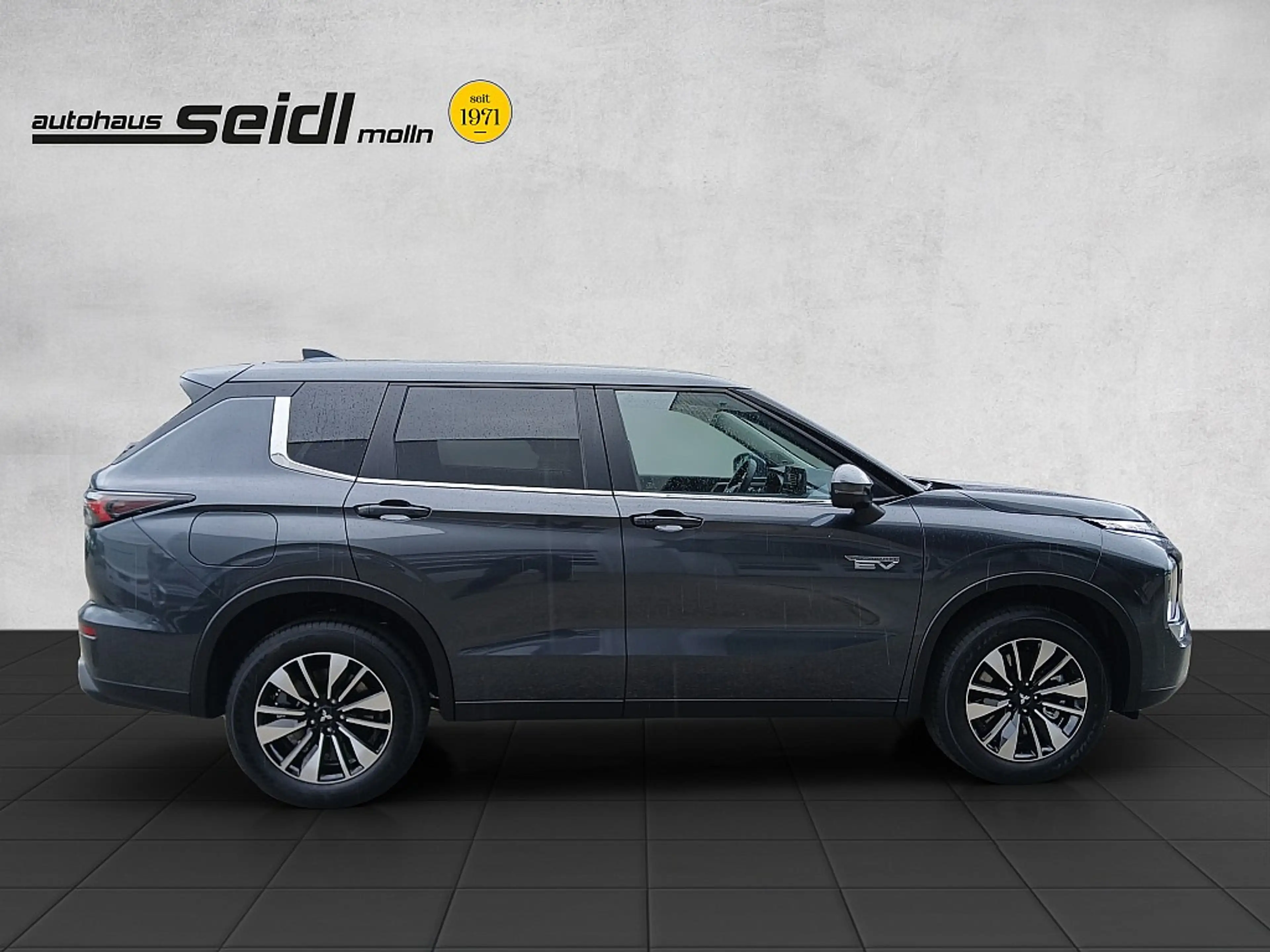 Mitsubishi Outlander 2,4 PHEV S-AWC Invite 306 PS Systemleistung — photo 6