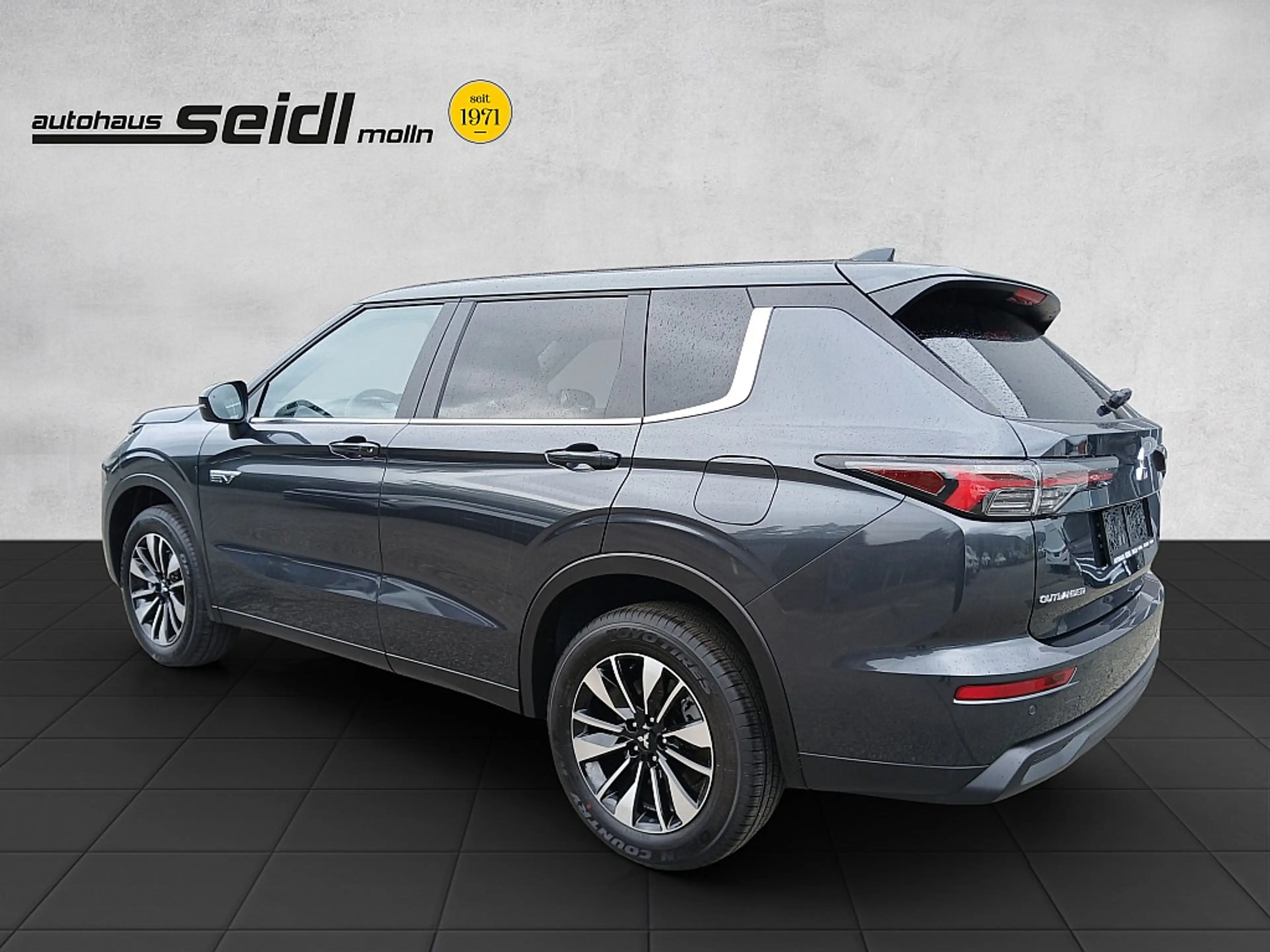 Mitsubishi Outlander 2,4 PHEV S-AWC Invite 306 PS Systemleistung — photo 3