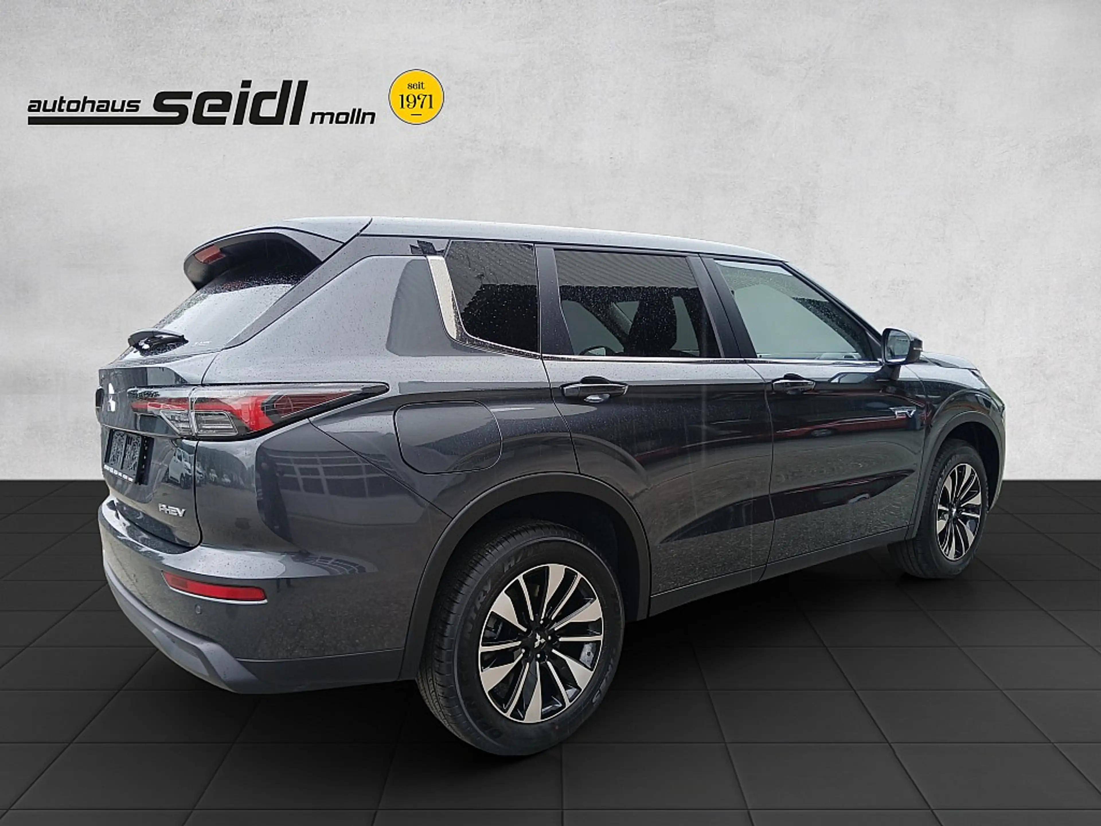 Mitsubishi Outlander 2,4 PHEV S-AWC Invite 306 PS Systemleistung — photo 5