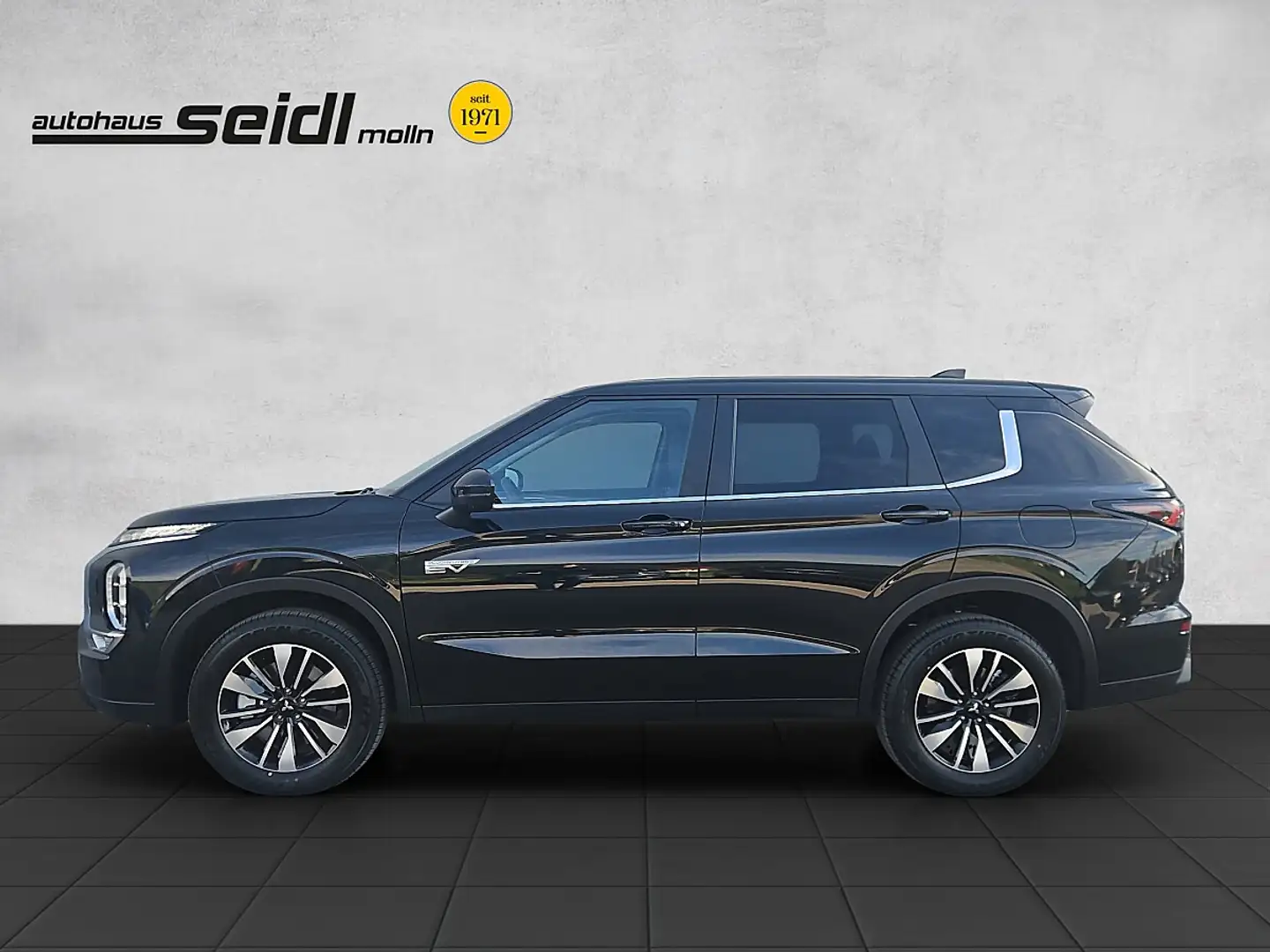 Mitsubishi Outlander 2,4 PHEV S-AWC Invite 306 PS Systemleistung Schwarz - 2