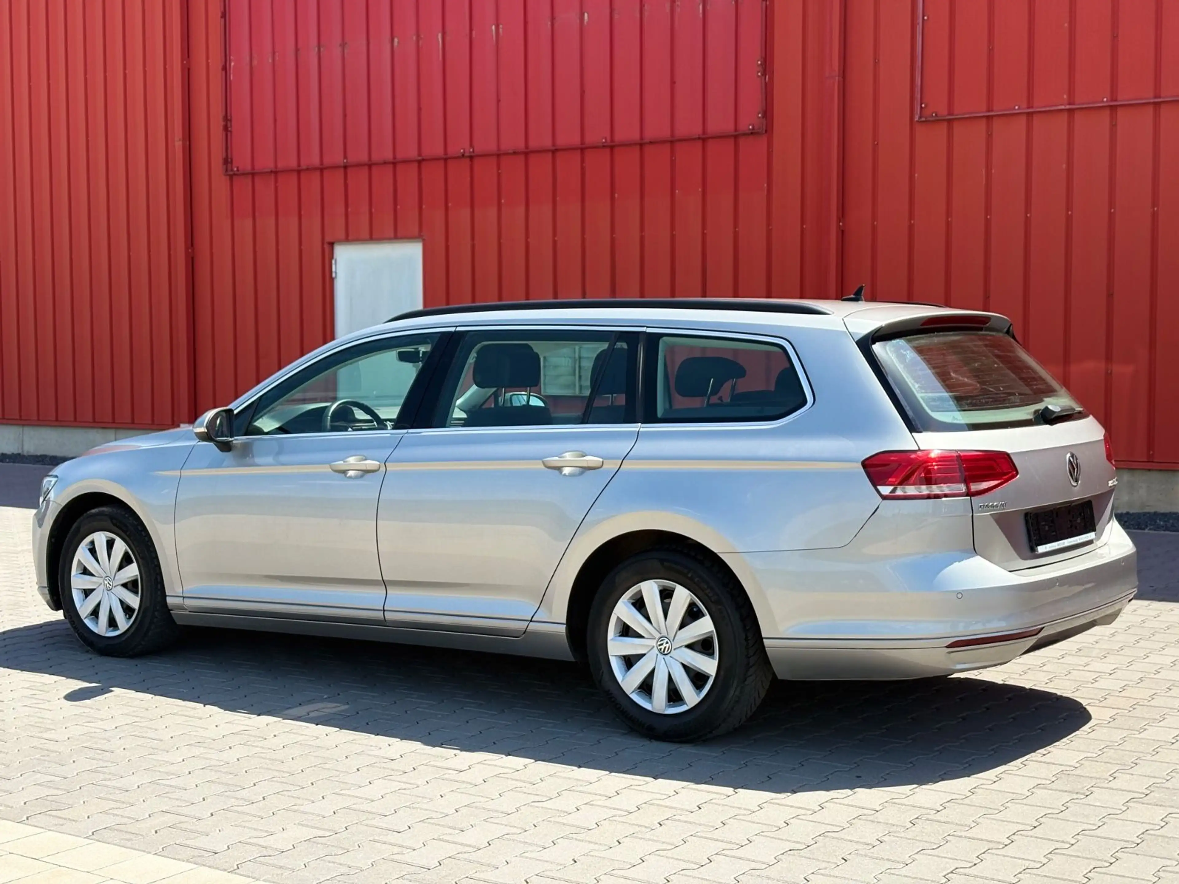 Volkswagen Passat Variant Passat 2.0 TDI 2Hand Navi Tüv ist Neu ACC AHK — photo 3