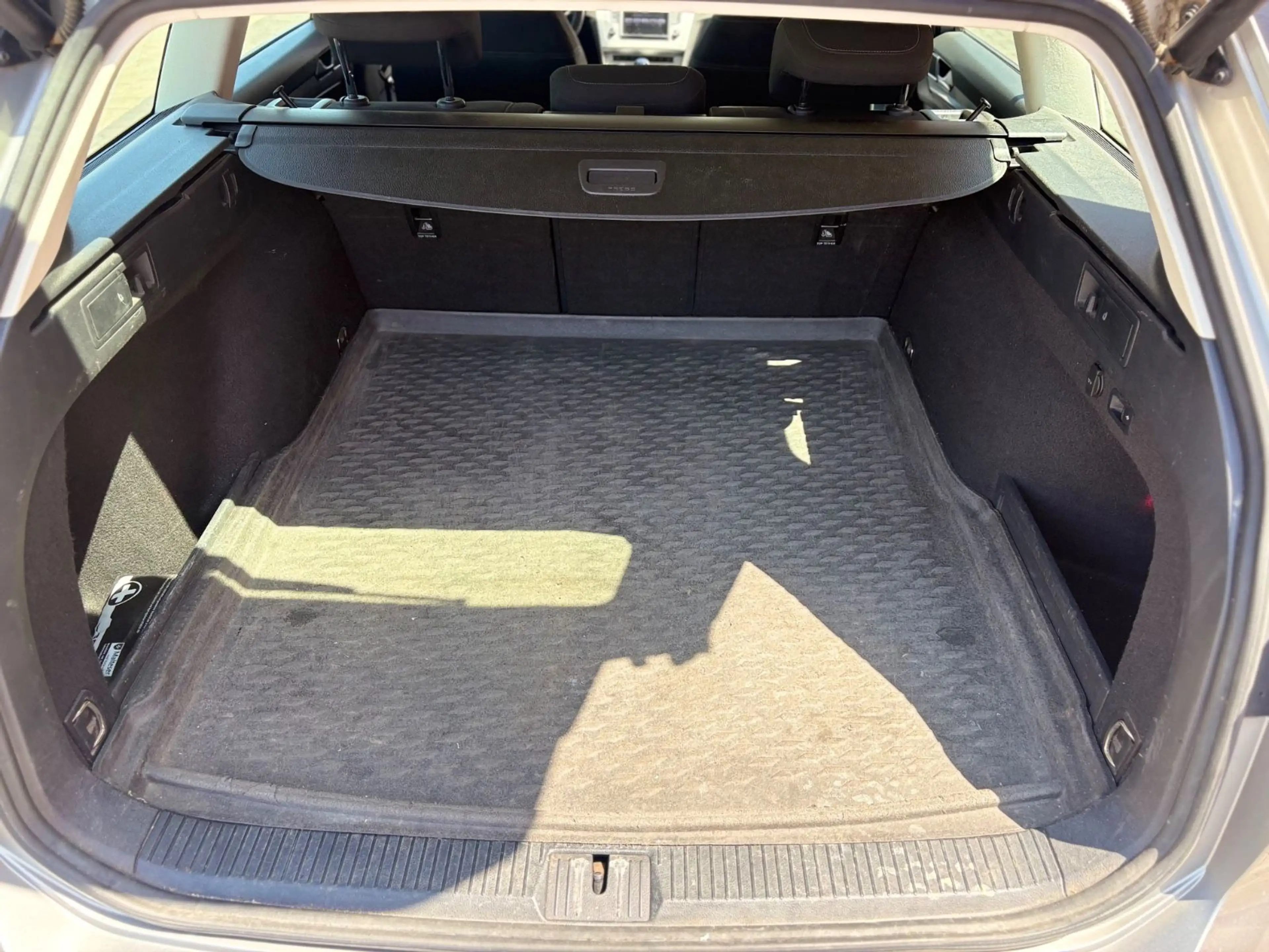 Volkswagen Passat Variant Passat 2.0 TDI 2Hand Navi Tüv ist Neu ACC AHK — photo 5