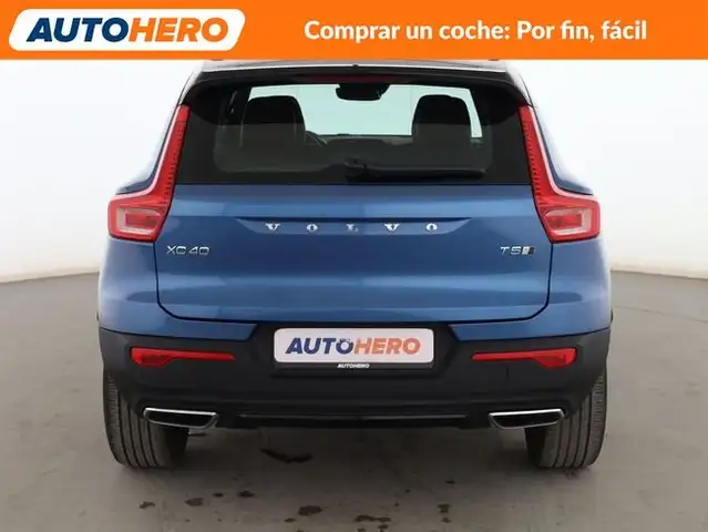 Volvo XC40 view 5