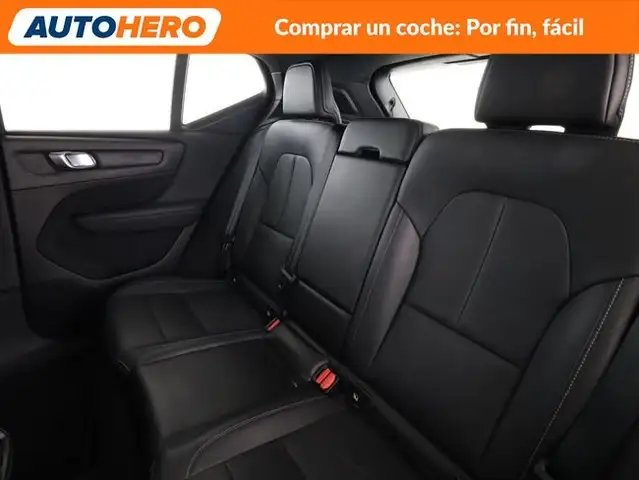 Volvo XC40 view 15