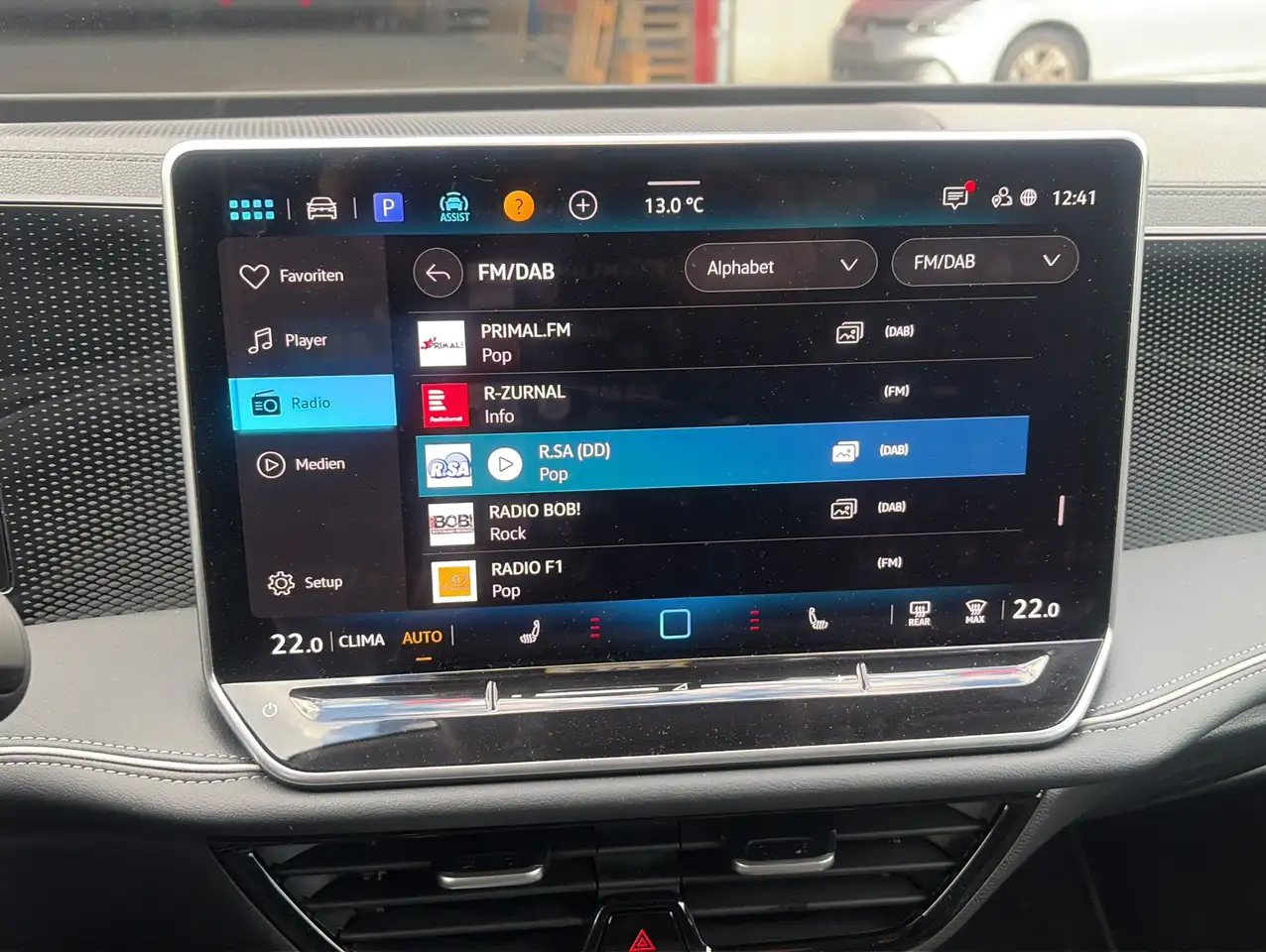 Volkswagen Passat Variant 1.5 eTSI MHEV DSG*Massage*KeyGo*Navi*LED 11