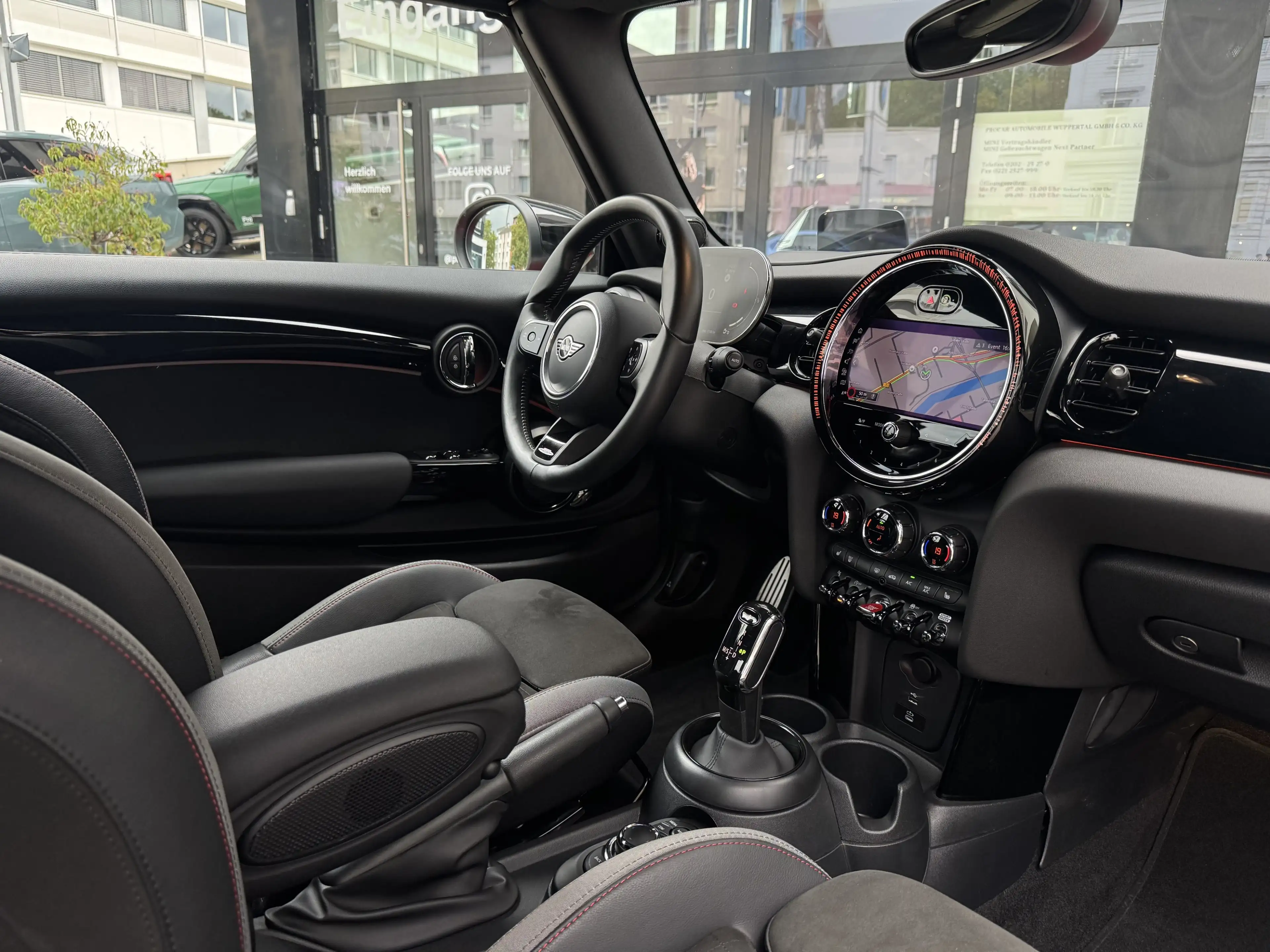 MINI Cooper Cabrio Cooper Cabrio JCW Trim DA PA RFK LED HuD H/K Shz — photo 3