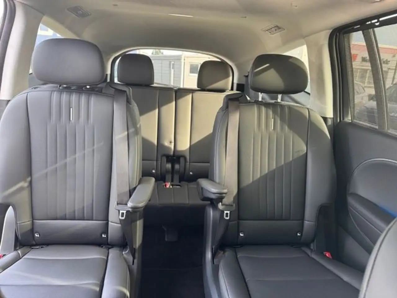 Hyundai IONIQ 9 110kWh 4WD UNIQ 6 Sitzer Pano-Dach HUD StandHZG Pa 16
