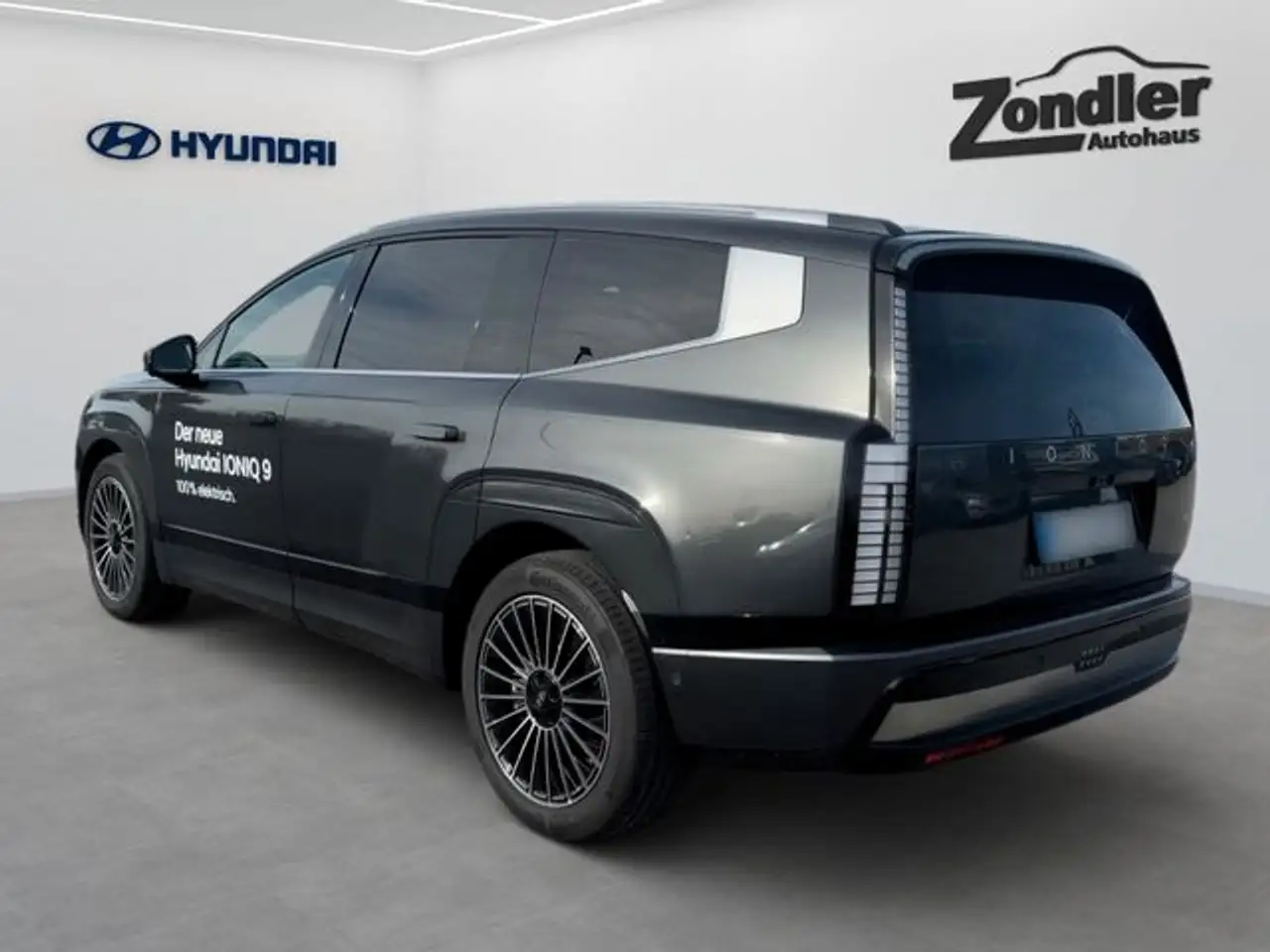Hyundai IONIQ 9 110kWh 4WD UNIQ 6 Sitzer Pano-Dach HUD StandHZG Pa 4