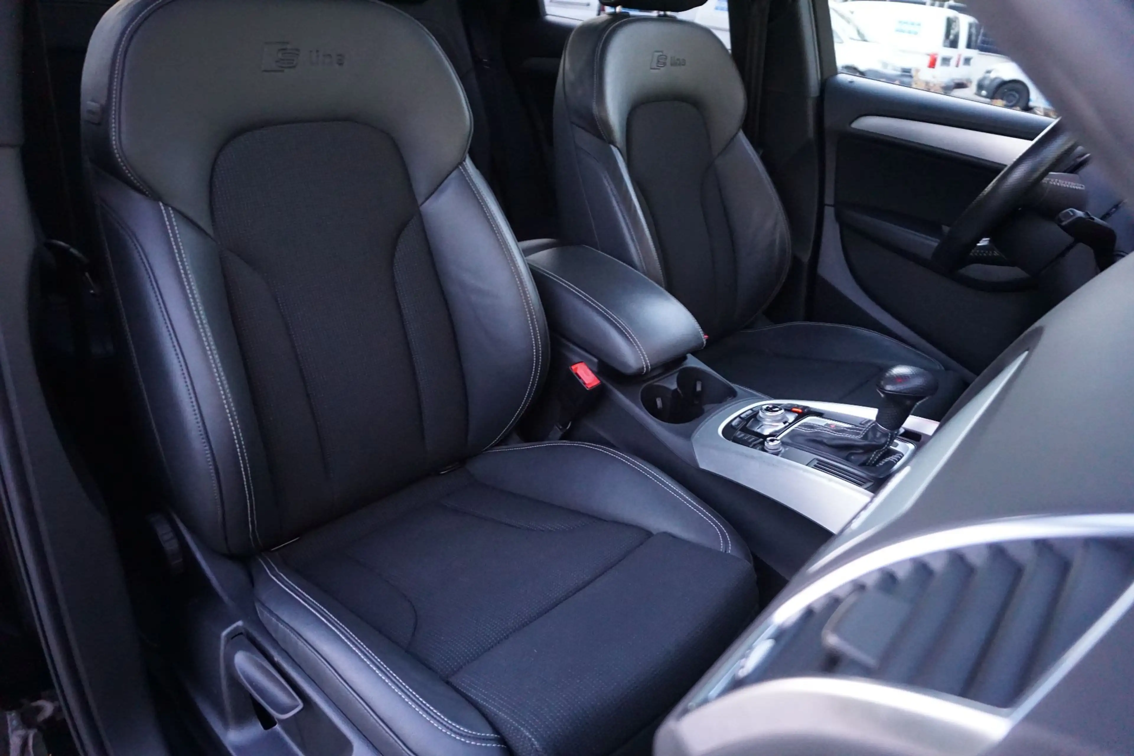 Audi Q5 2,0 TDI quattro Sport S-tronic | € 134 mtl | S li — photo 12