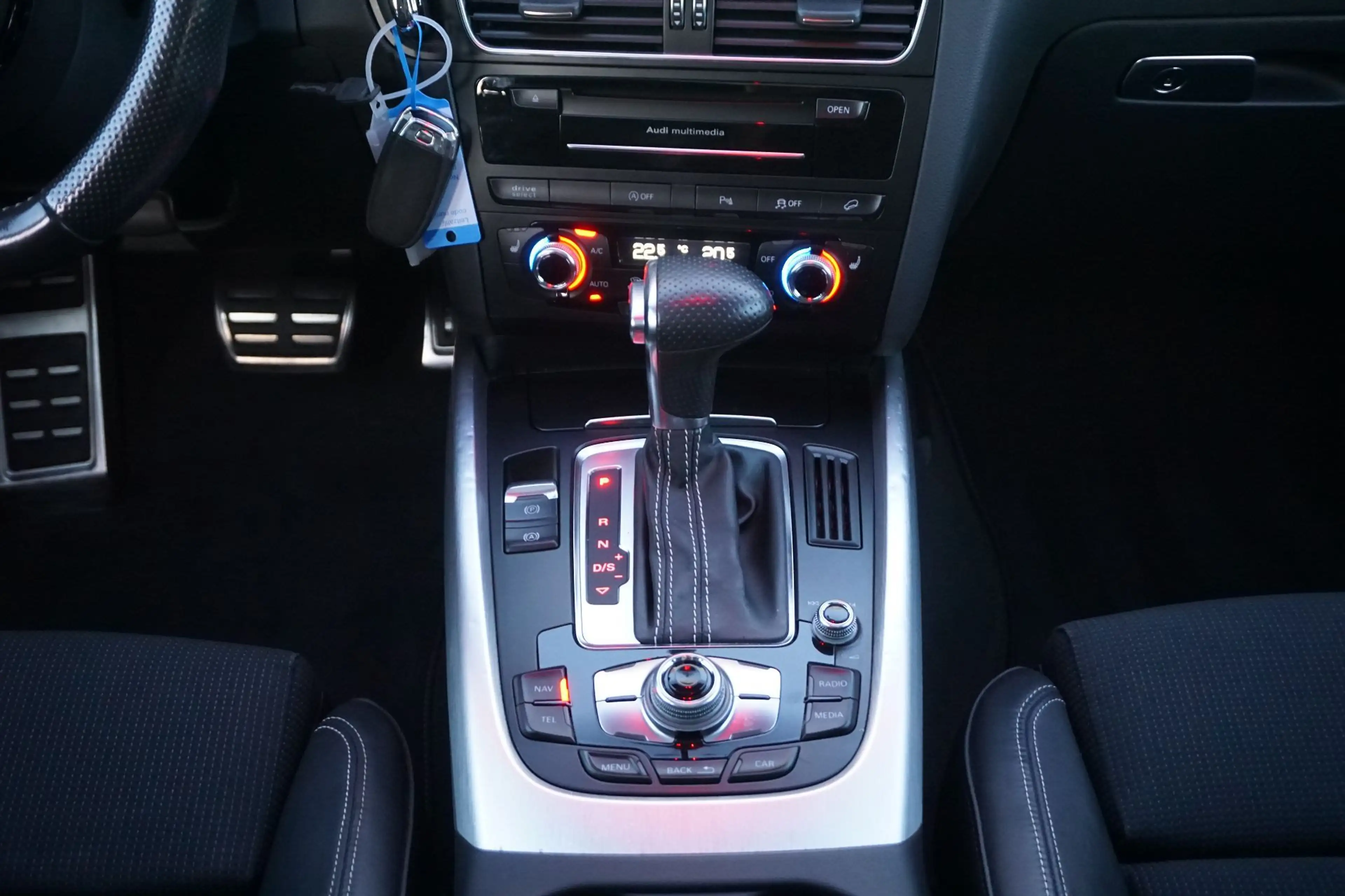 Audi Q5 2,0 TDI quattro Sport S-tronic | € 134 mtl | S li — photo 15