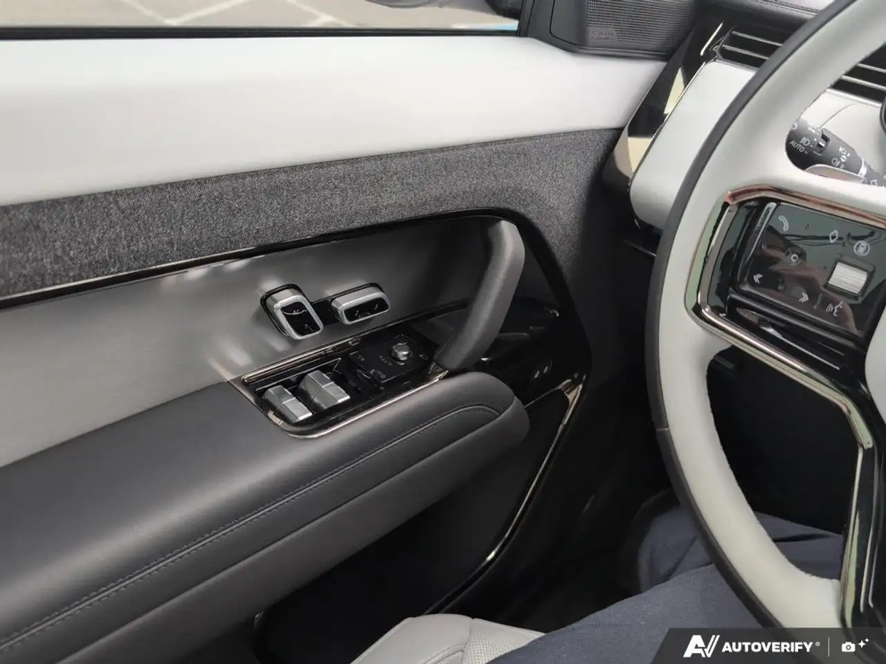 Land Rover Range Rover Sport снимка Land Rover Range Rover Sport