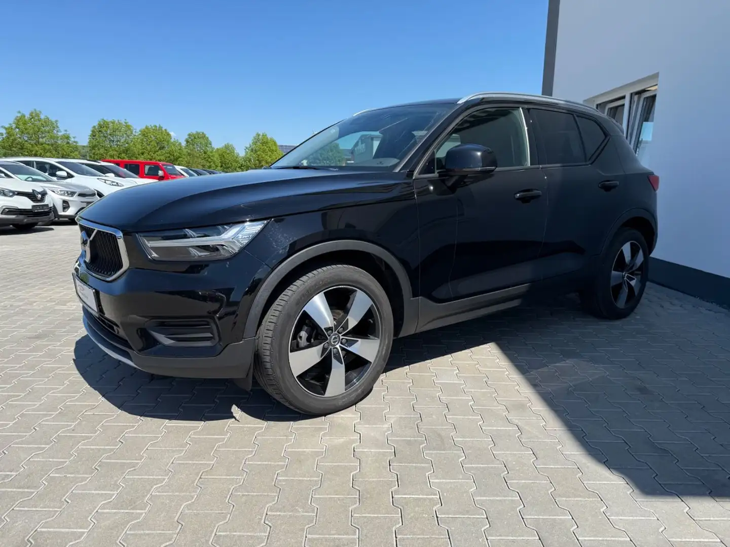 Volvo XC40 XC40 Momentum 2WD Schwarz - 2
