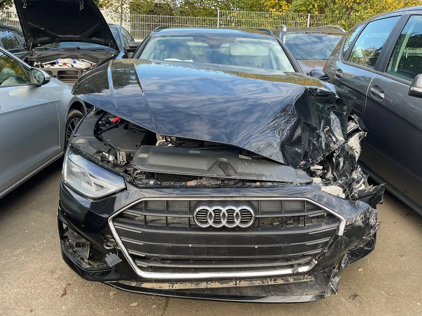 Audi A4 Avant 35 TDI Schwarz - 2