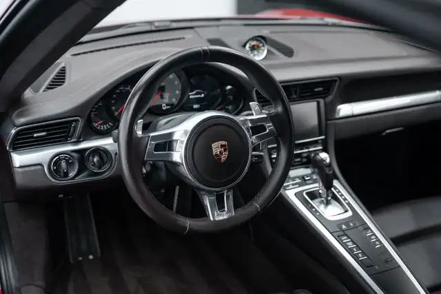 Porsche 991 view 10