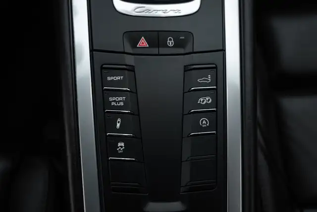 Porsche 991 view 12