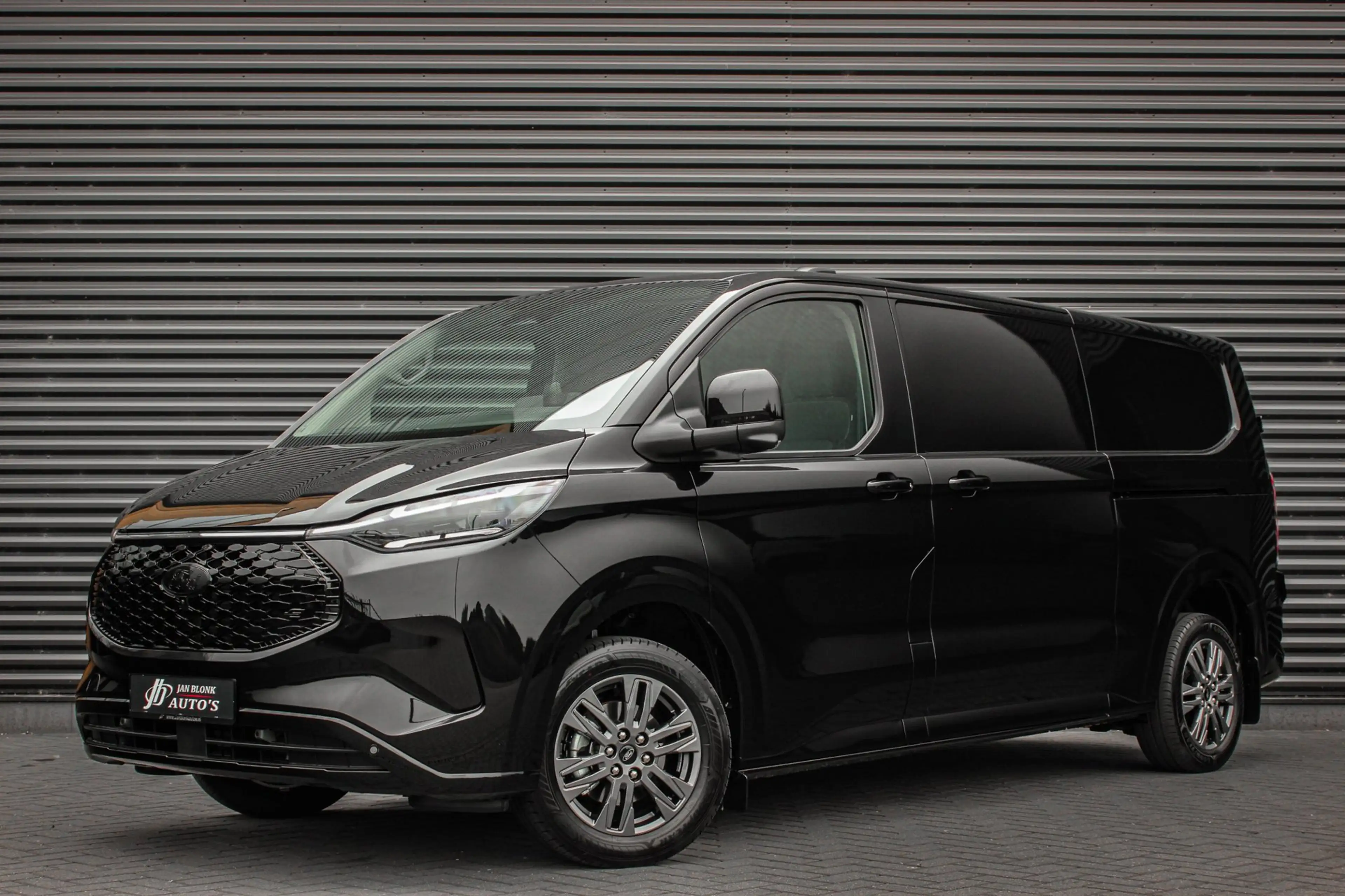 Ford E-Transit Cust. 340 L2H1 Limited 71kWh 218PK / 360 CAMERA /