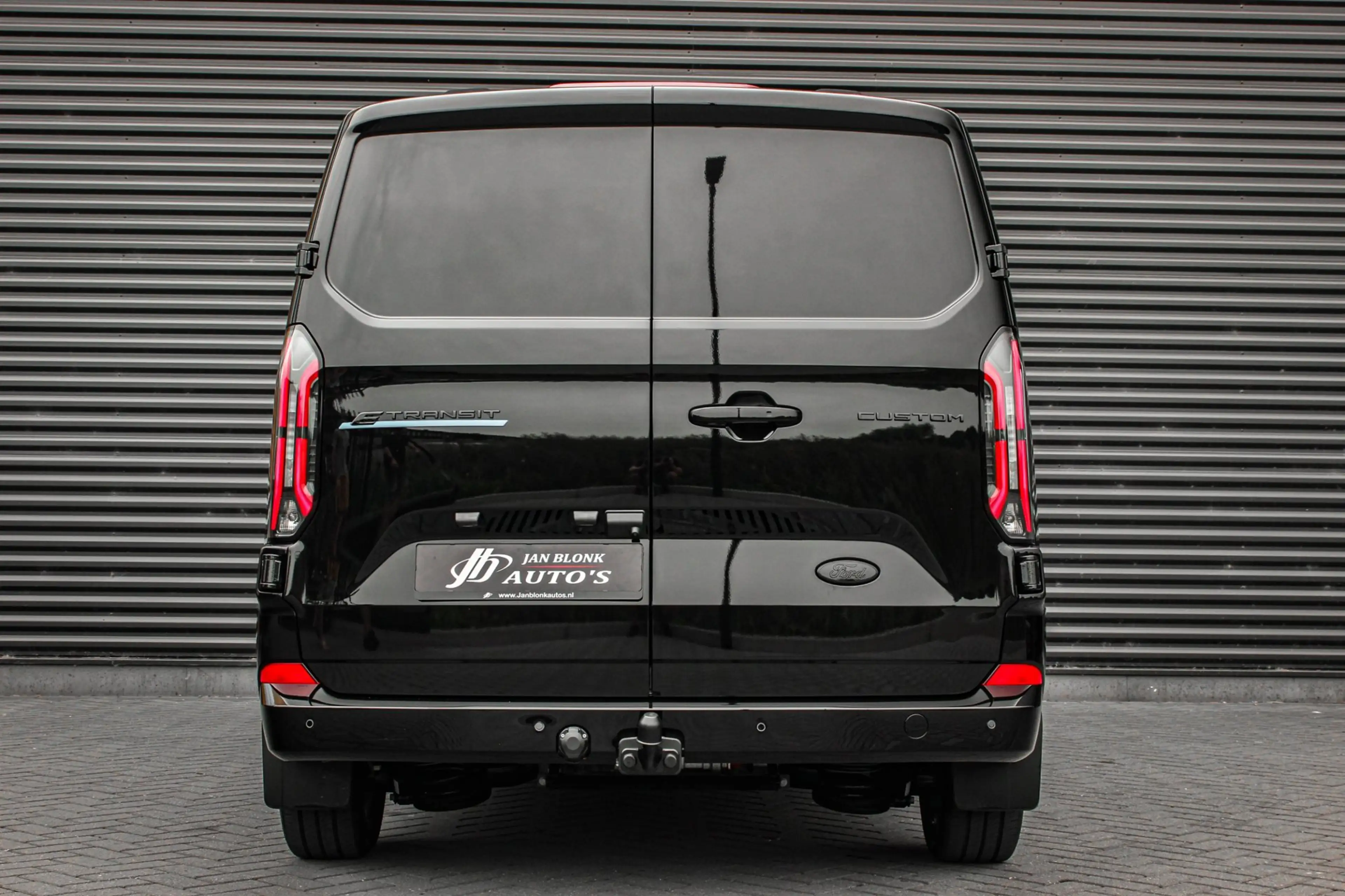 Ford E-Transit Cust. 340 L2H1 Limited 71kWh 218PK / 360 CAMERA / — photo 46