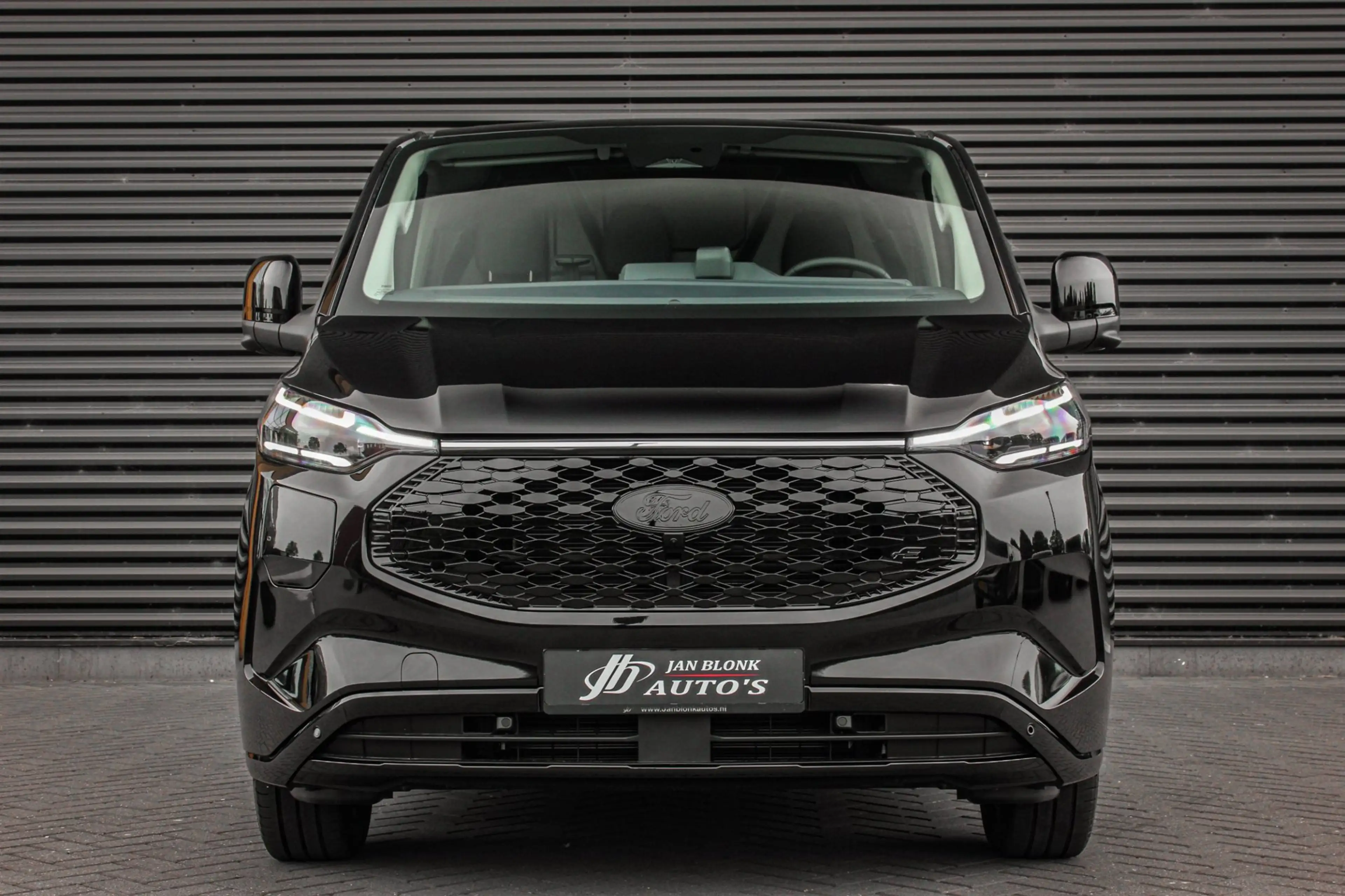 Ford E-Transit Cust. 340 L2H1 Limited 71kWh 218PK / 360 CAMERA / — photo 43