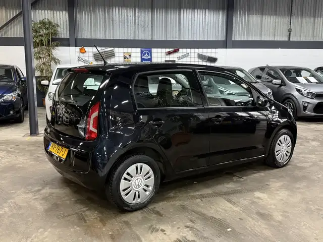 Volkswagen Up! view 3