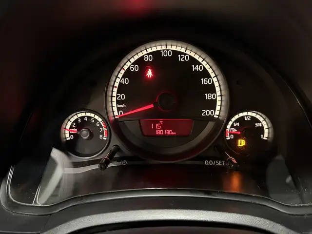 Volkswagen Up! view 8