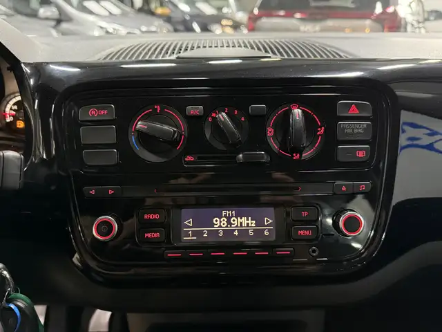 Volkswagen Up! view 7
