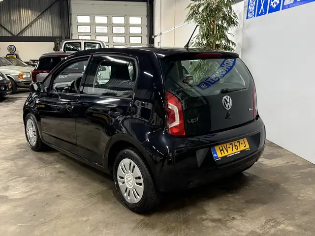 Volkswagen Up! view 2