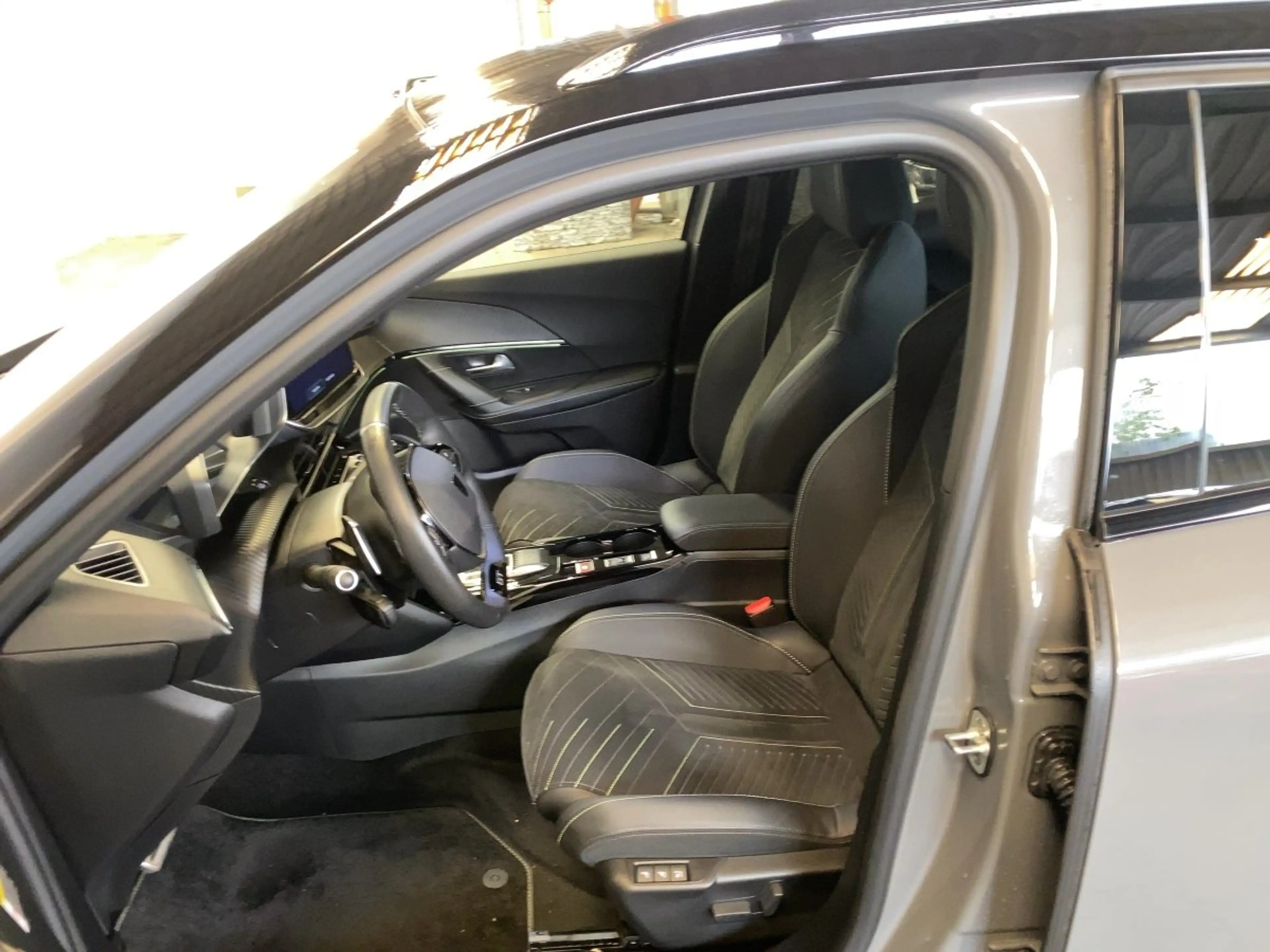 Peugeot 2008 1.2 PureTech 130 GT 360+ACC+AHK+AUT+Alcant. — photo 9
