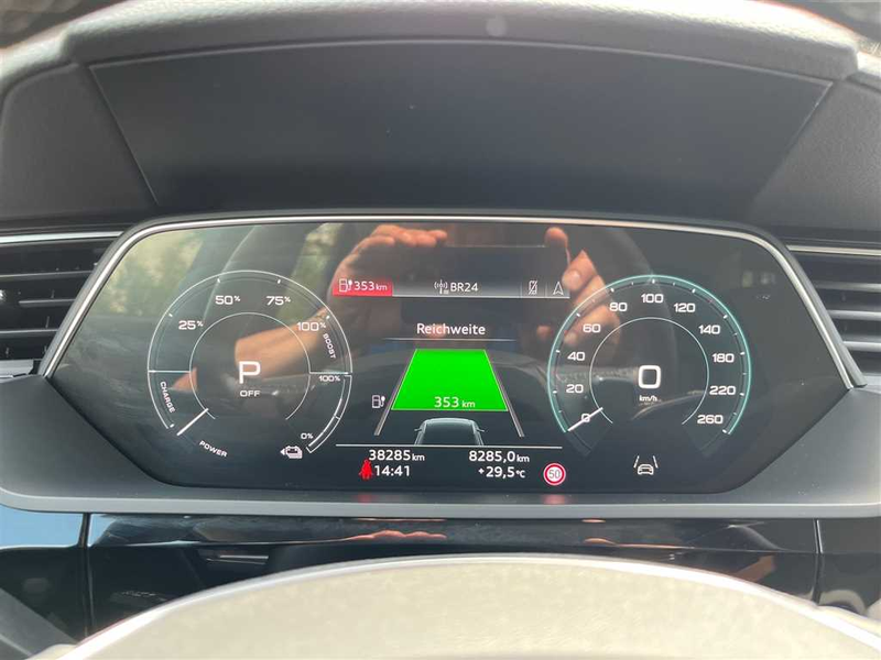Audi Q8 advanced 55 Quattro 114 kWh — photo 11