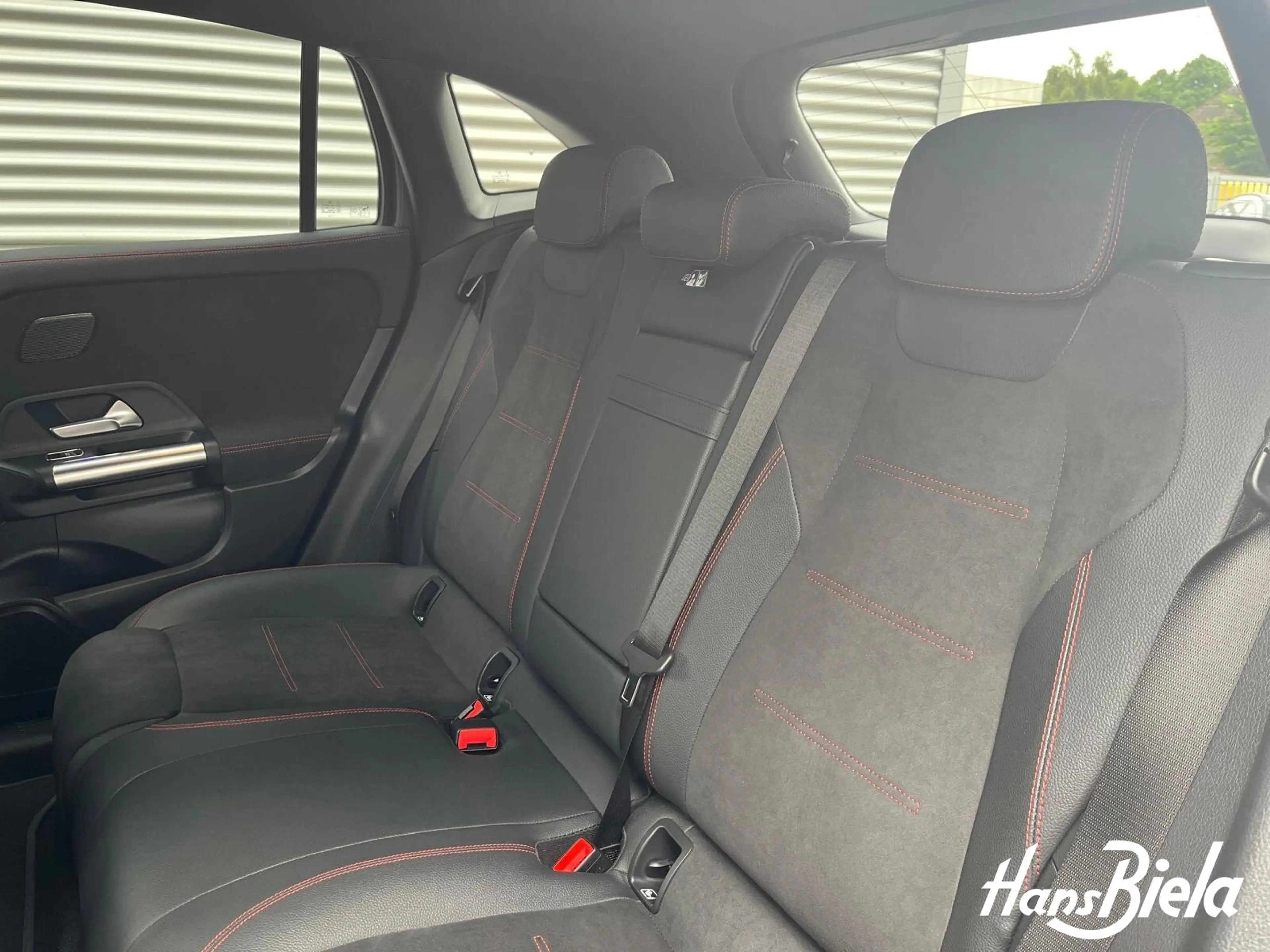 Mercedes-Benz EQA 300 EQA 300 4M AMG/Adv.+/Night/Sound/LED/360°/AHK/TW — photo 11