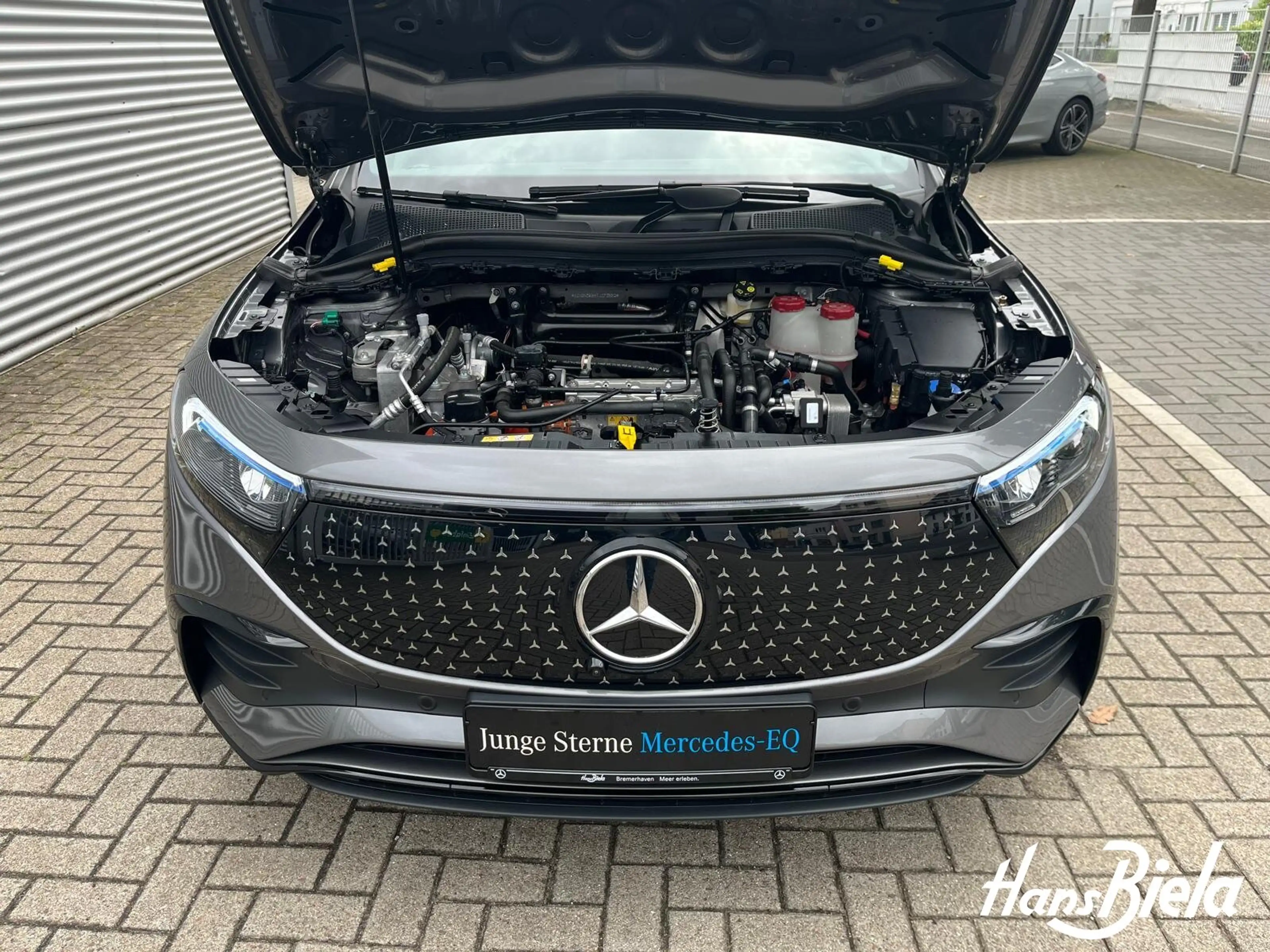 Mercedes-Benz EQA 300 EQA 300 4M AMG/Adv.+/Night/Sound/LED/360°/AHK/TW — photo 7