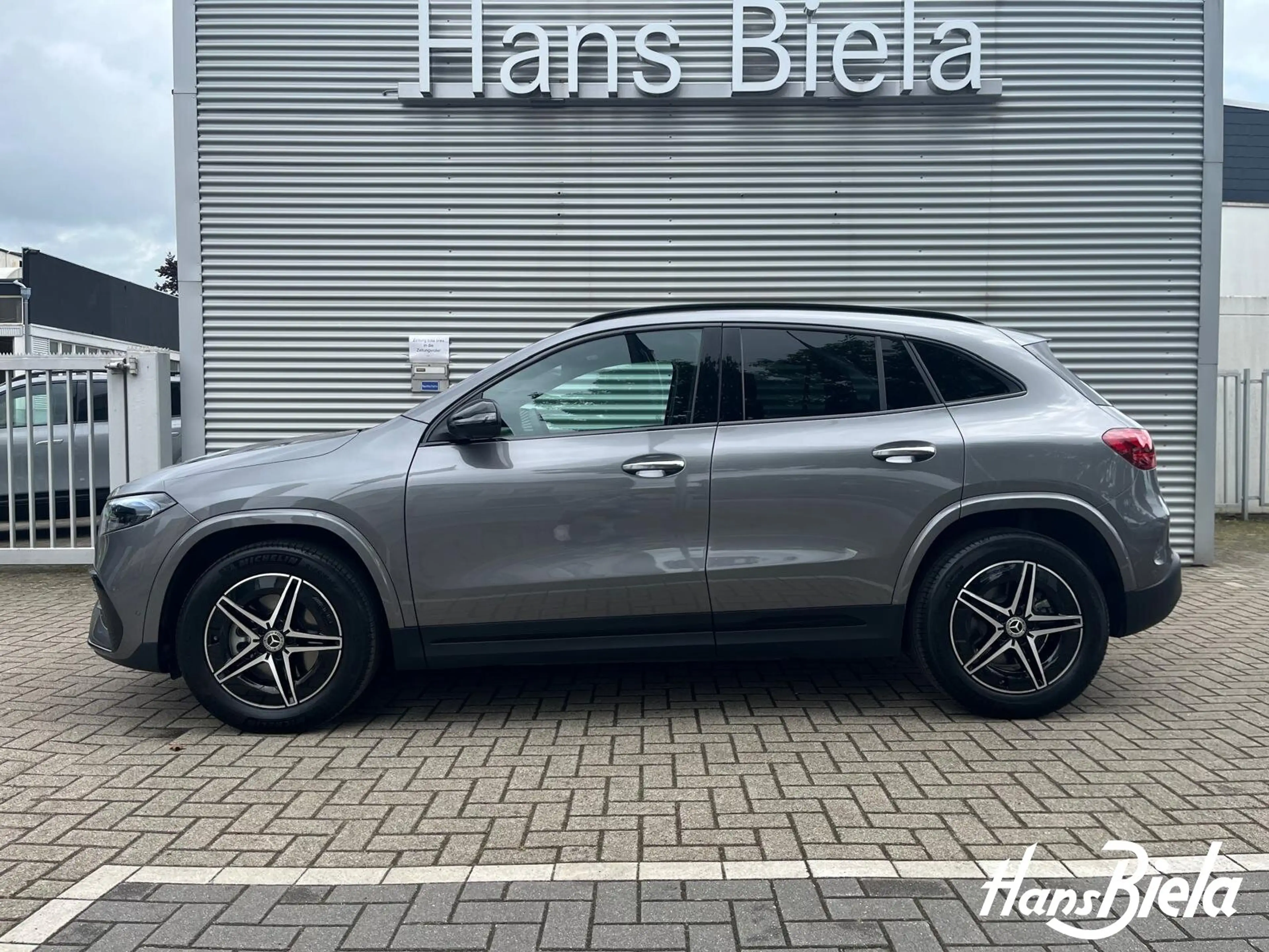 Mercedes-Benz EQA 300 EQA 300 4M AMG/Adv.+/Night/Sound/LED/360°/AHK/TW — photo 4