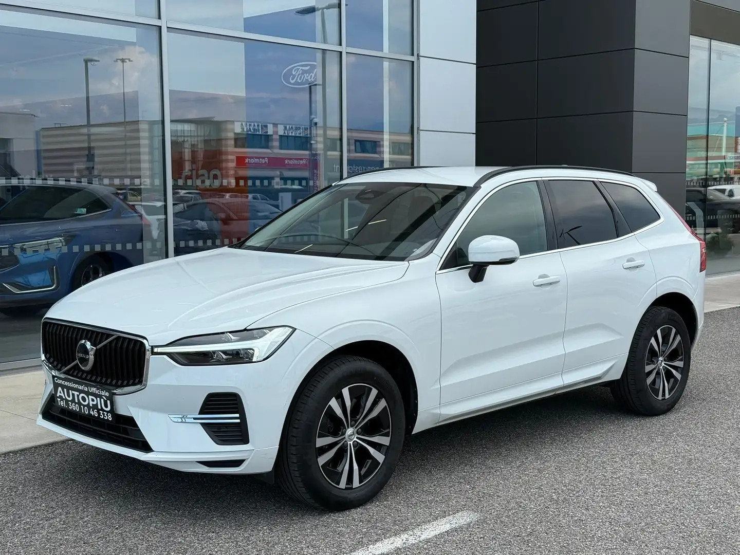 Volvo XC60 XC60 II 2022 2.0 b4 Momentum Pro awd auto Bianco - 1