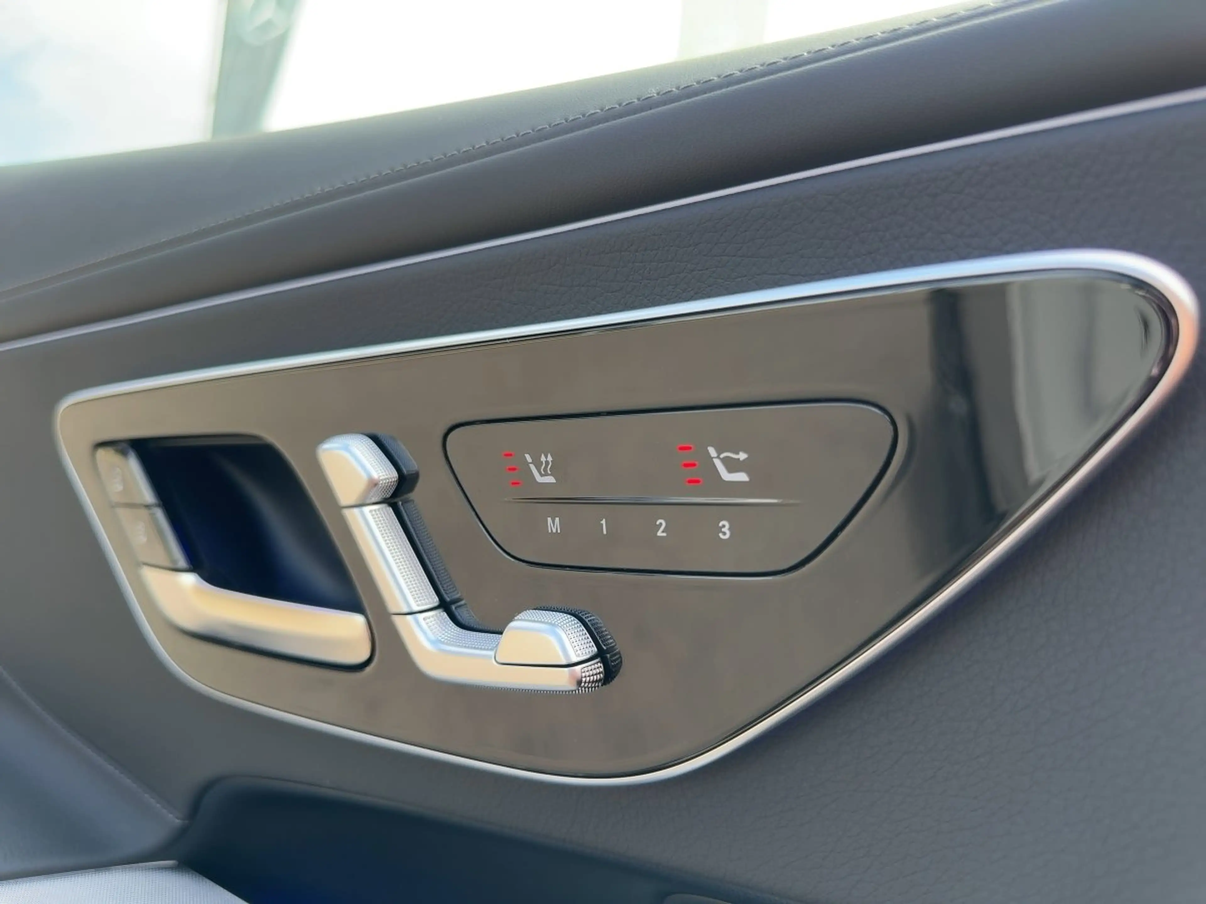 Mercedes-Benz CLE 200 Cabriolet Prem Night 360° PTS DigiLight — photo 14