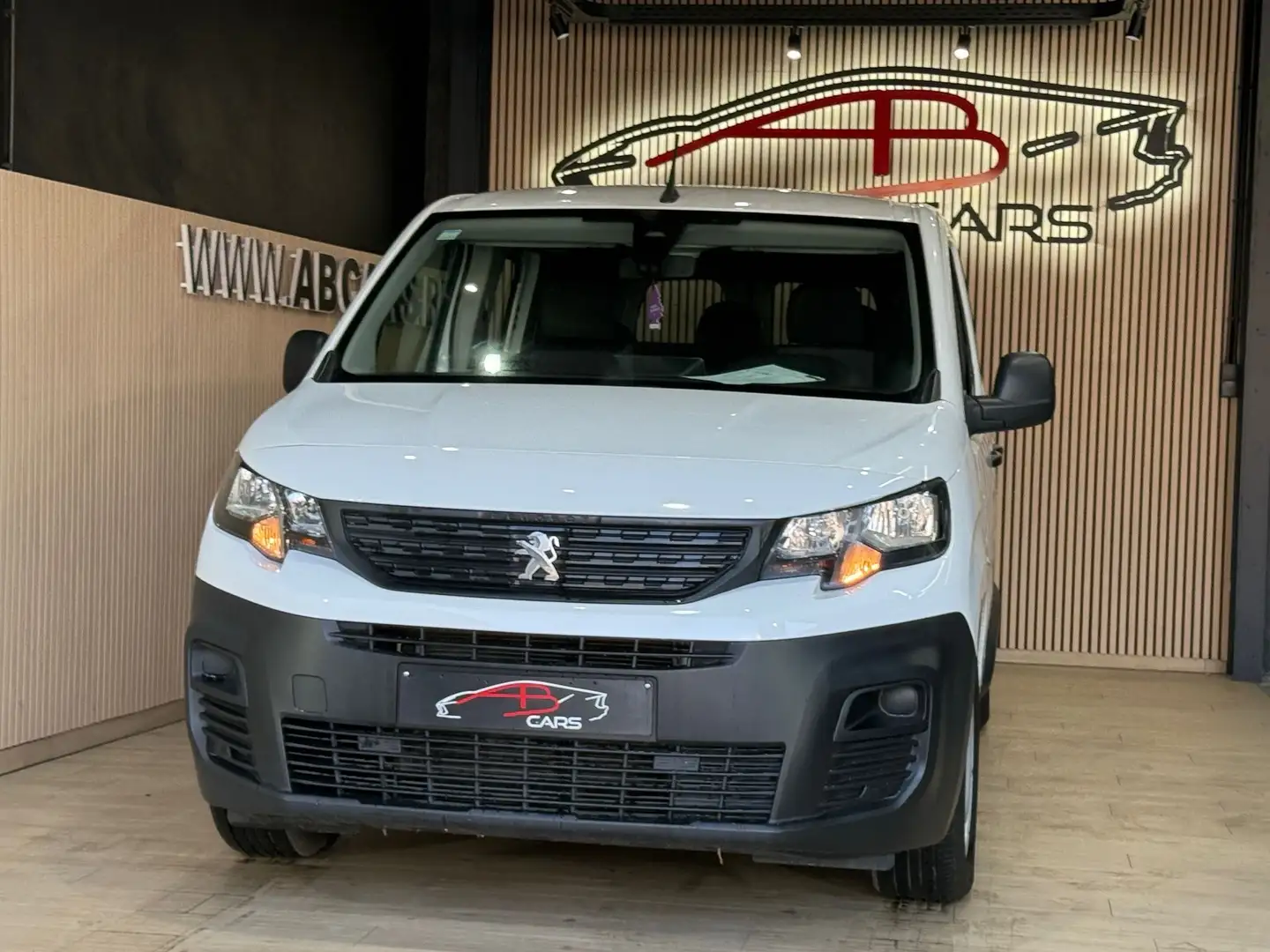 Peugeot Partner 1.5 BlueHDi * UTILITAIRE DOUBLE CABINE 5 PLACES * Білий - 2