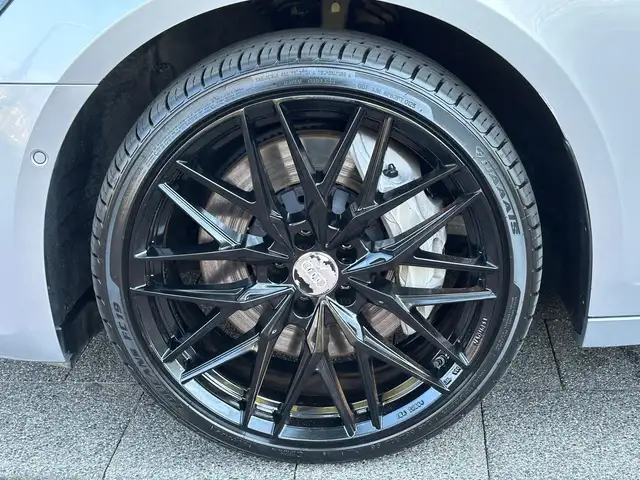 Audi A6 view 9