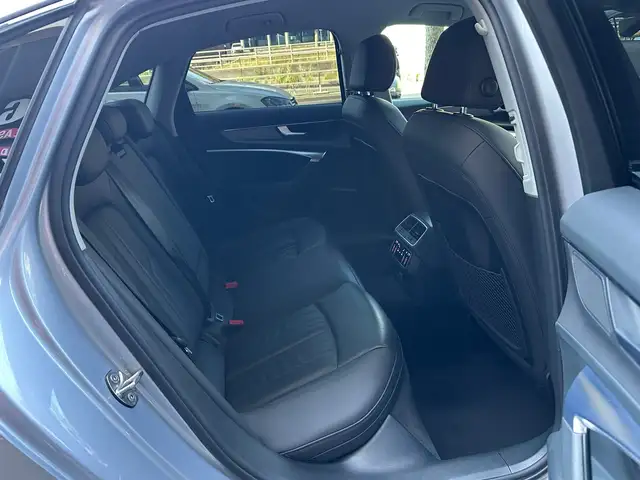Audi A6 view 14