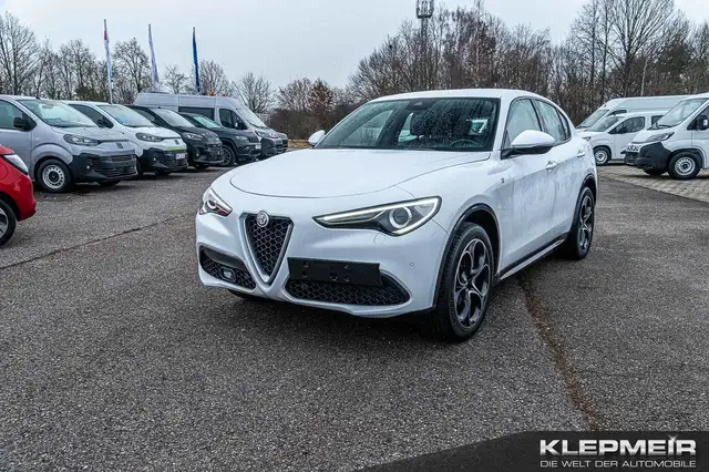 Alfa Romeo Stelvio Ti 2.0 Turbo 16V 206kW (280 PS) AT8 -