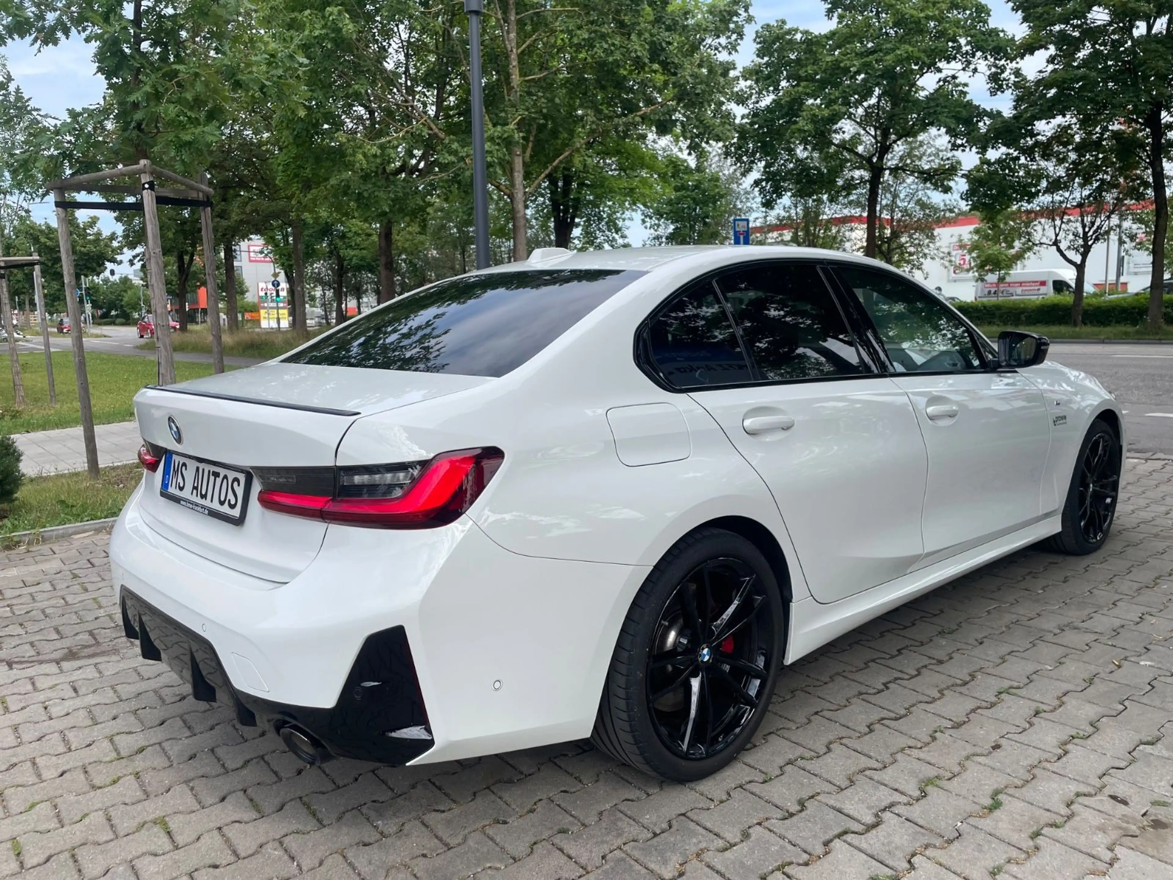 BMW 330 i xDri*MSport* Sit-Memory*Glass-Dach*Comfort — photo 5